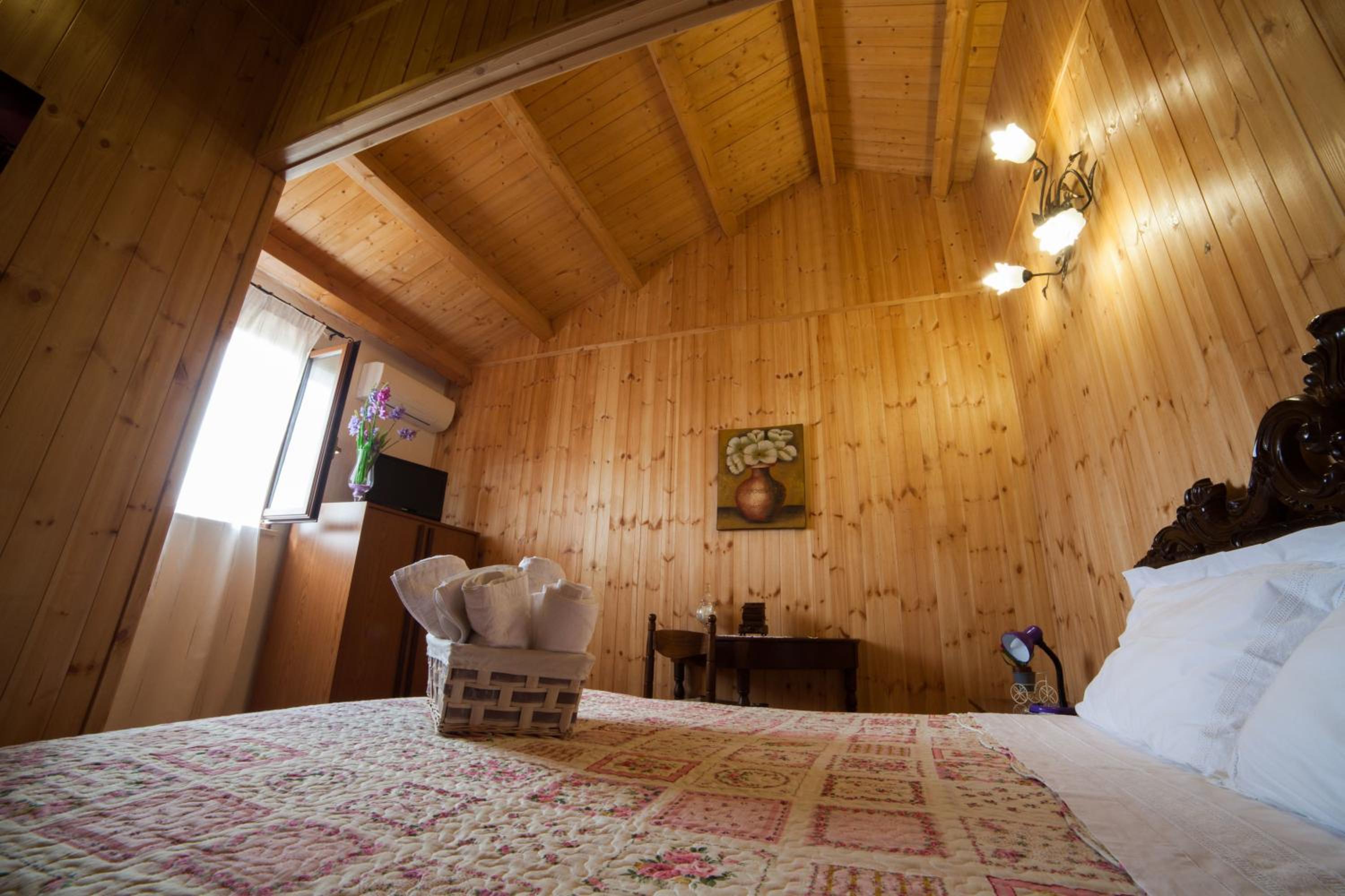 Double Room - Photo 13