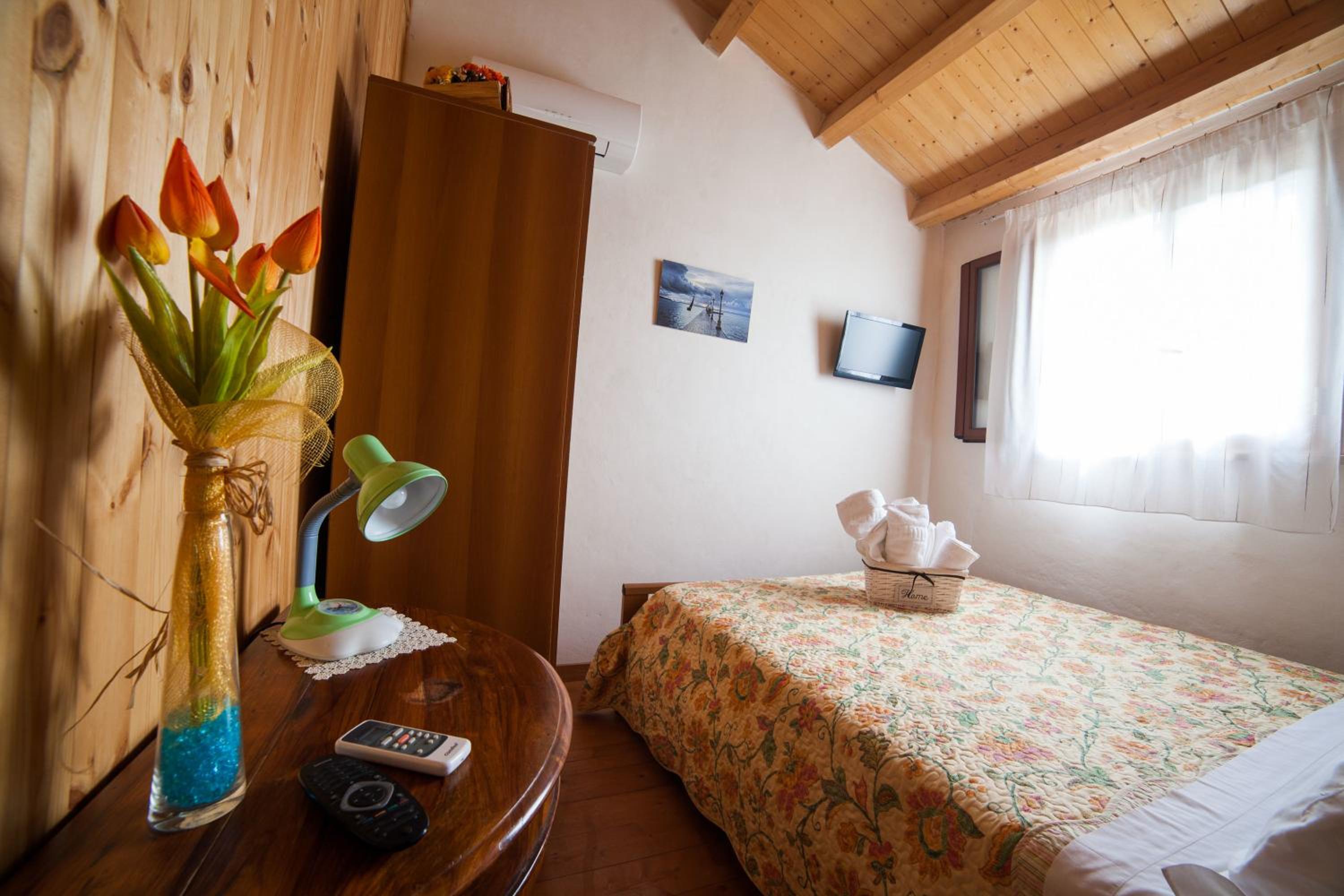 Double Room - Photo 4