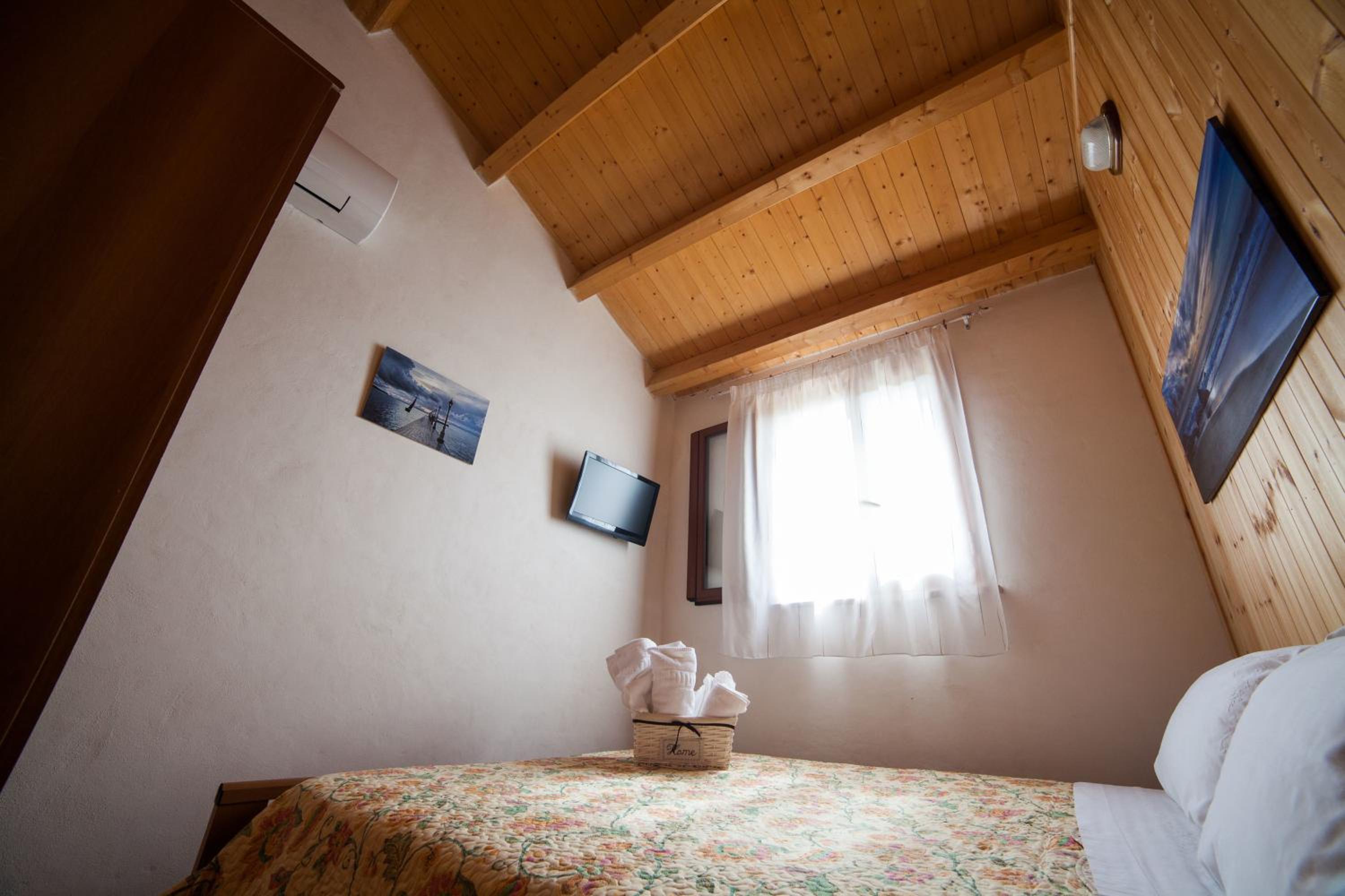 Deluxe Double or Twin Room photo 1