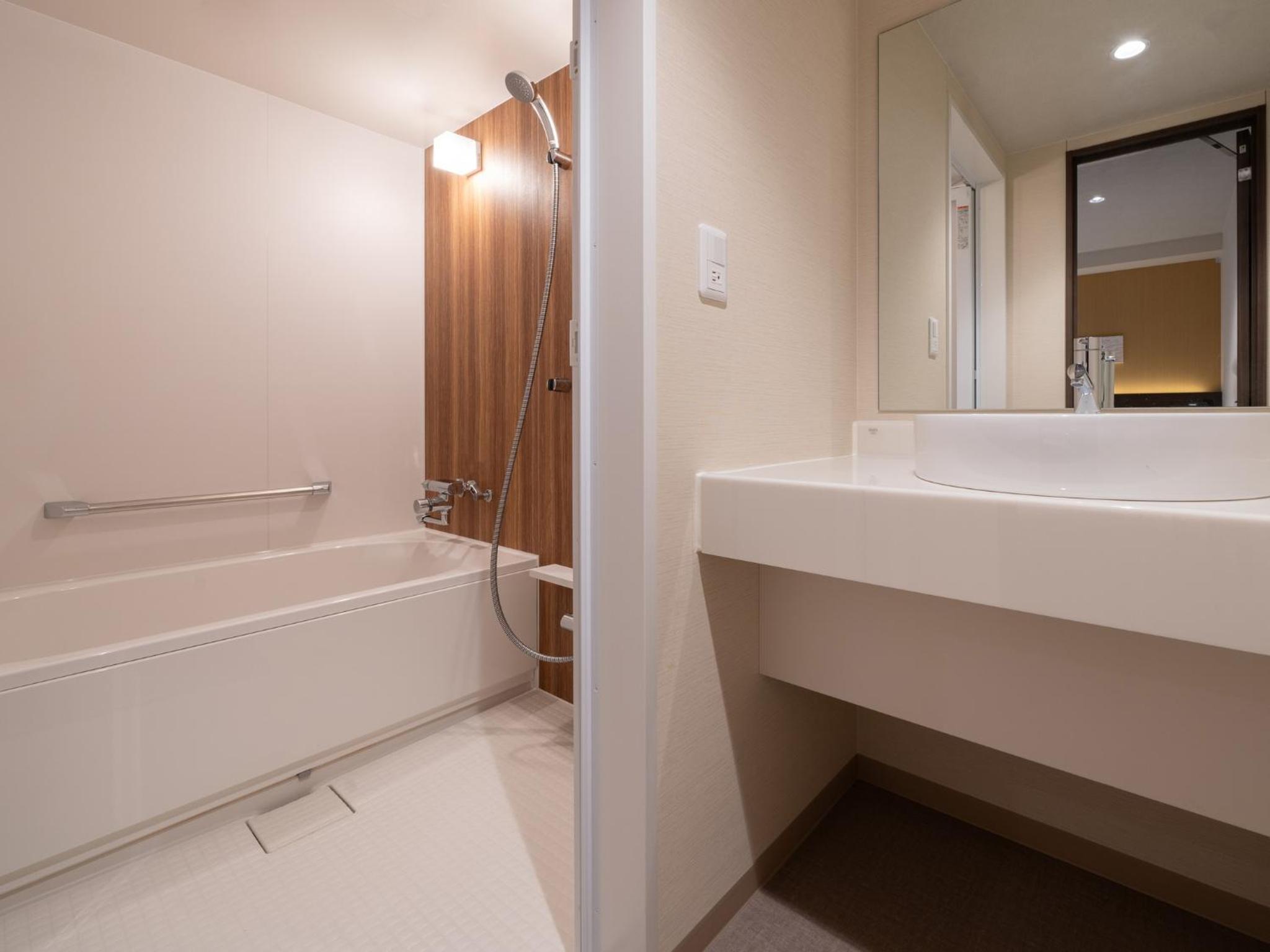 Twin Room - Photo 15