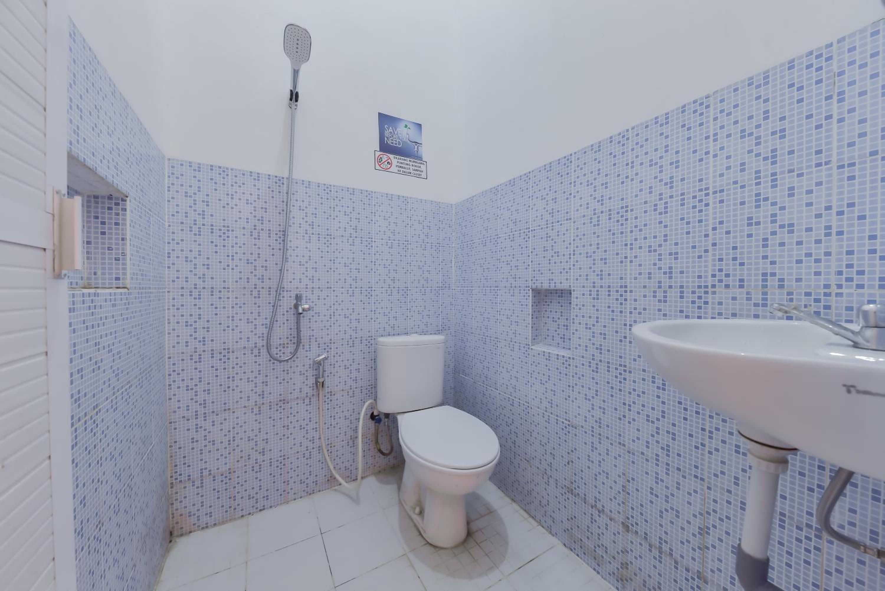 Budget Double Room photo 3
