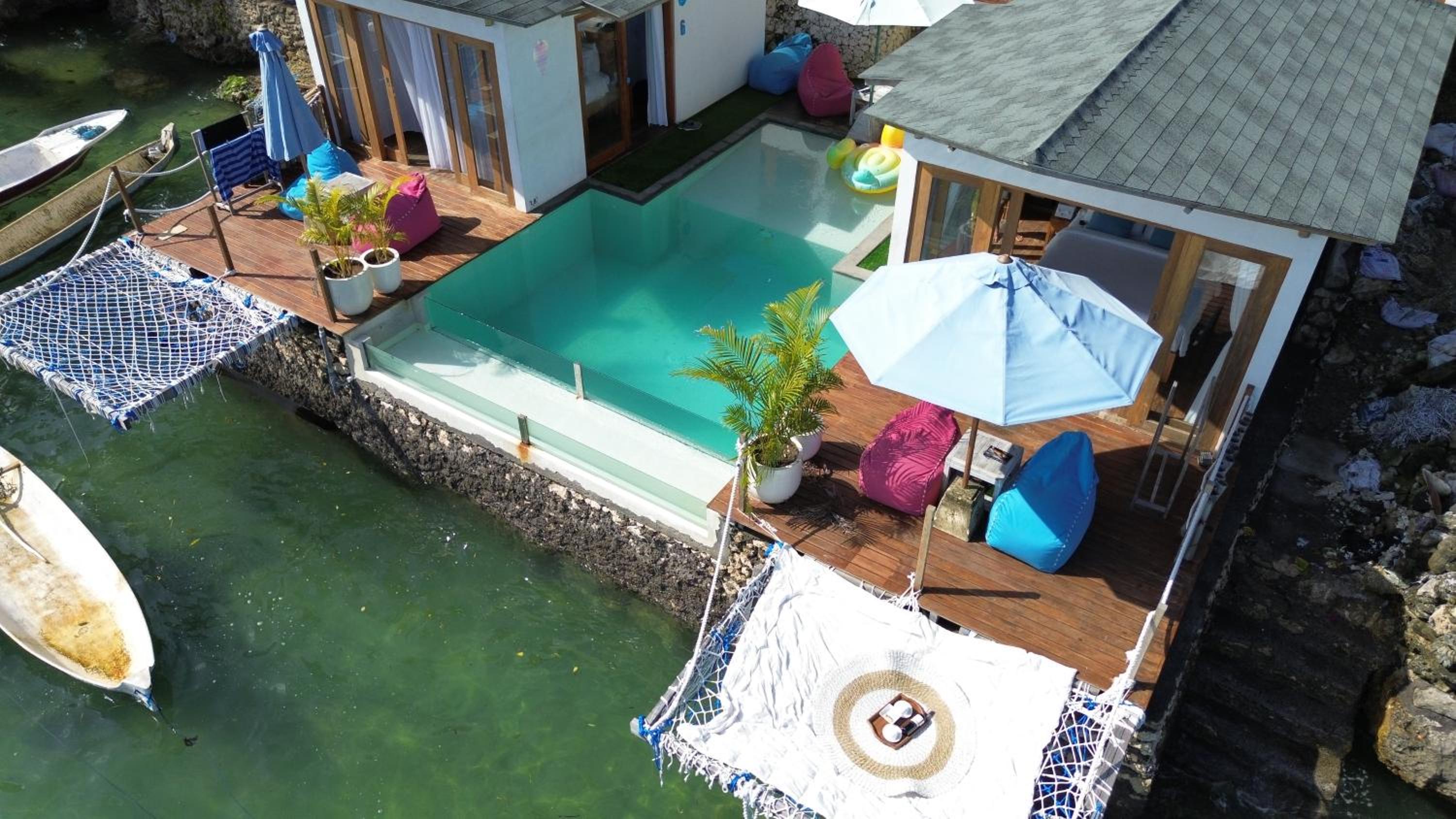 Deluxe Room with Hammock - Photo 2