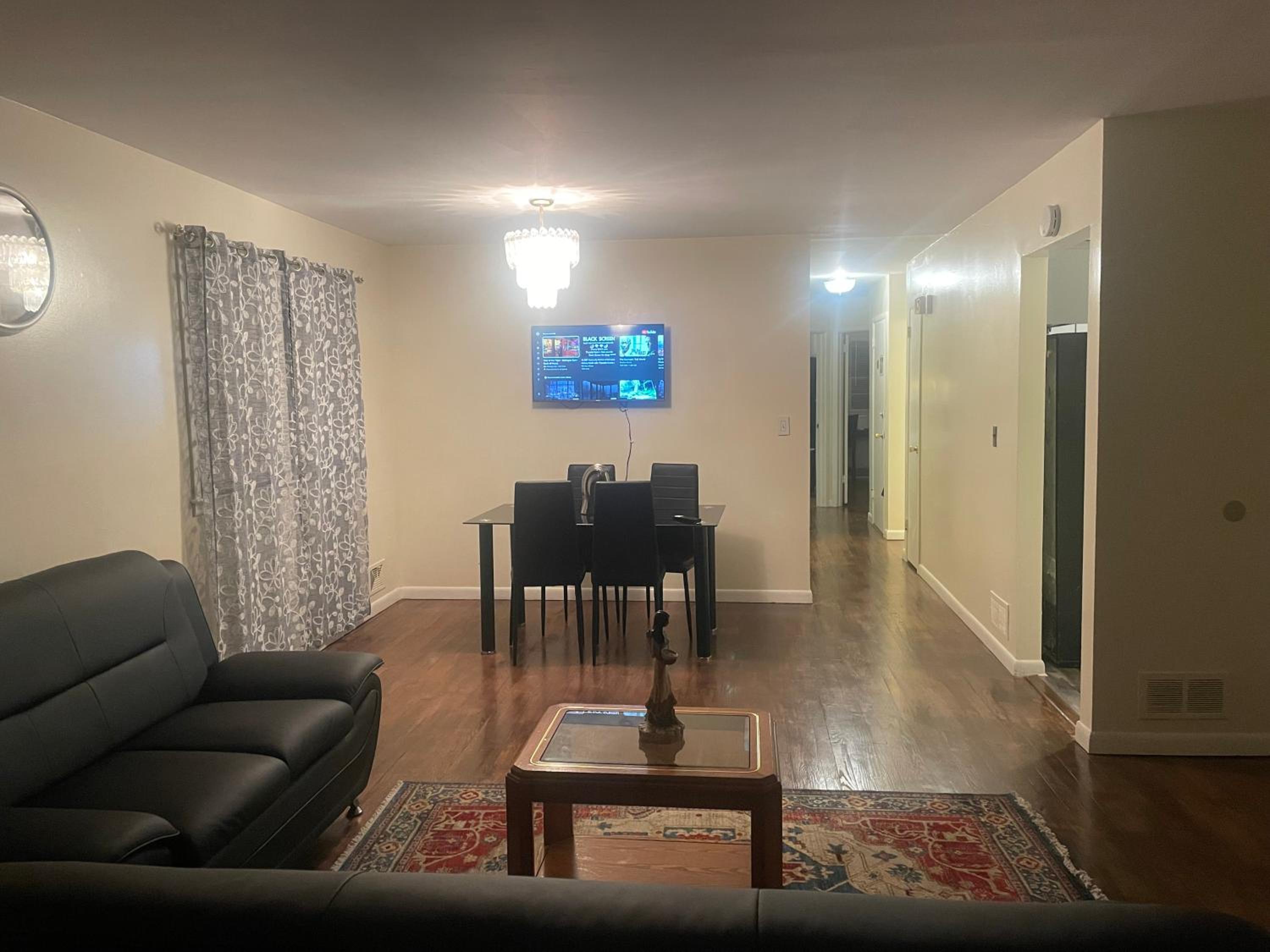 Three-Bedroom Apartment photo 1