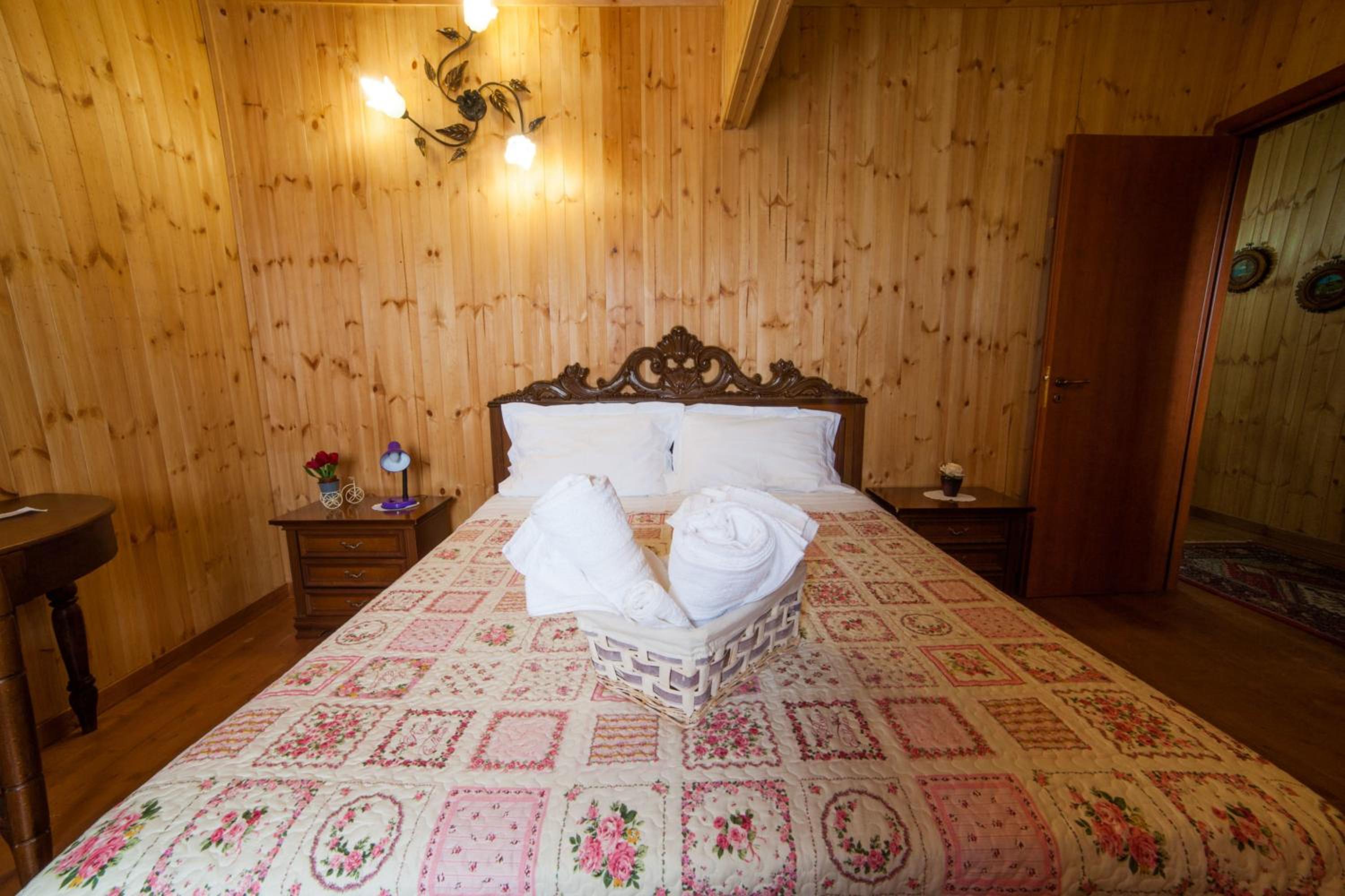 Double Room - Photo 16