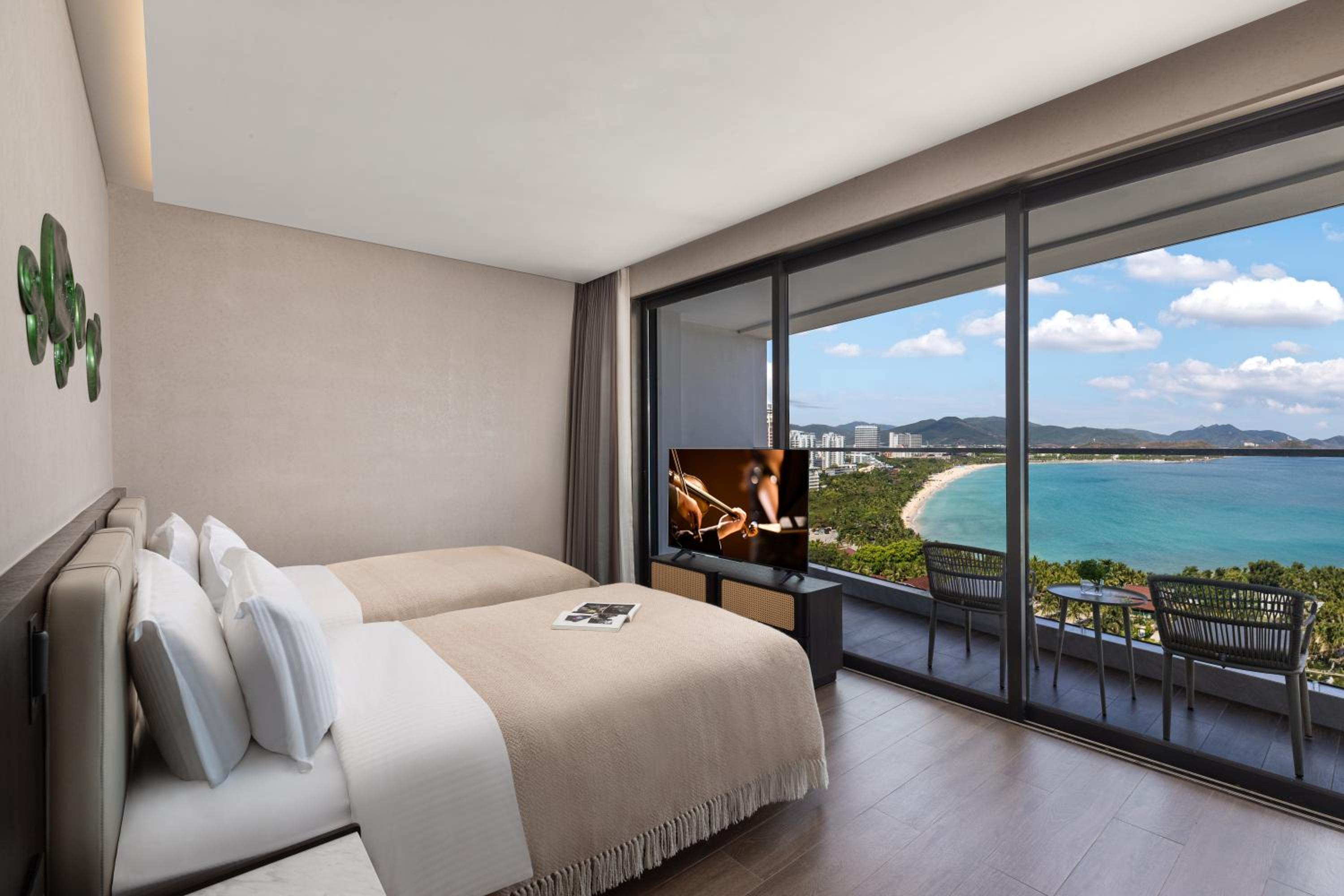 Two-Bedroom Deluxe Seaview photo 3