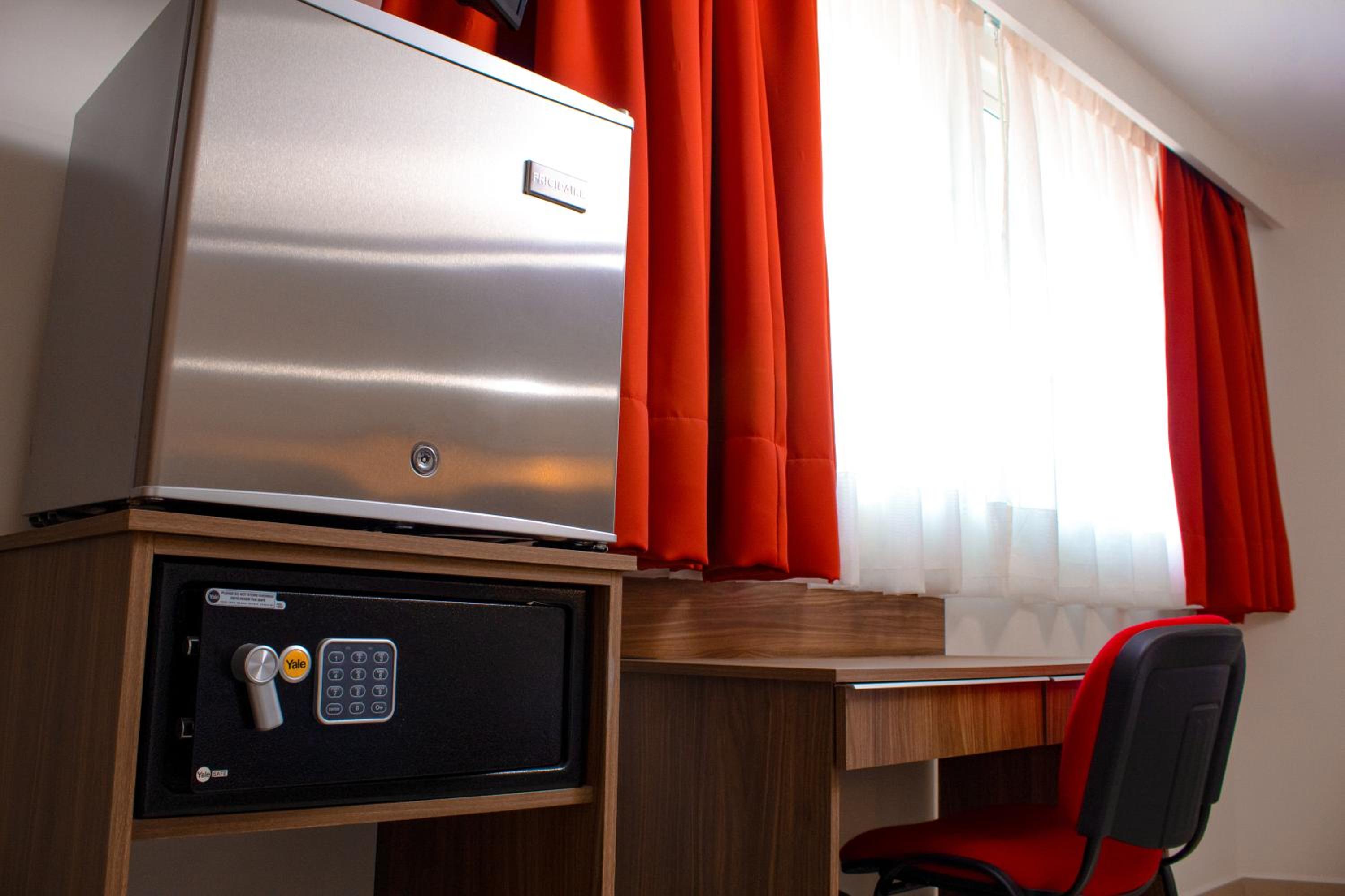 Twin Room - Photo 19