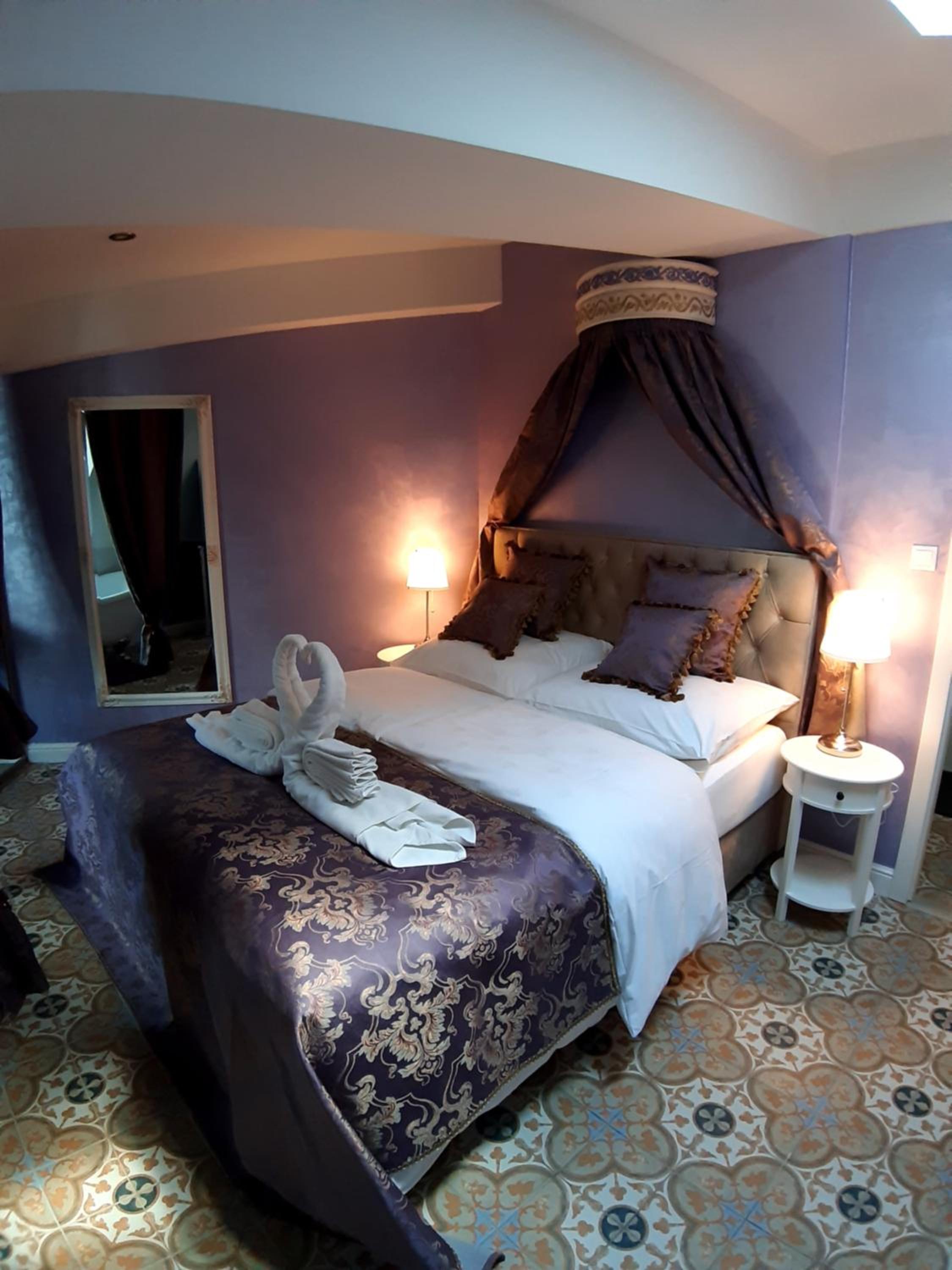 Deluxe Double Room - Photo 11