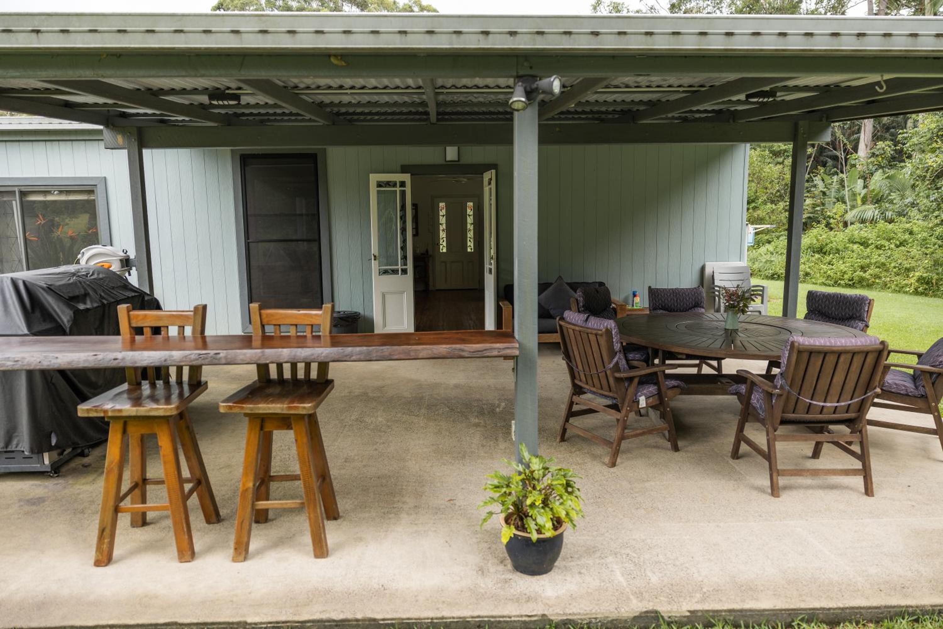 Deluxe One-Bedroom Bungalow with Garden View photo 3