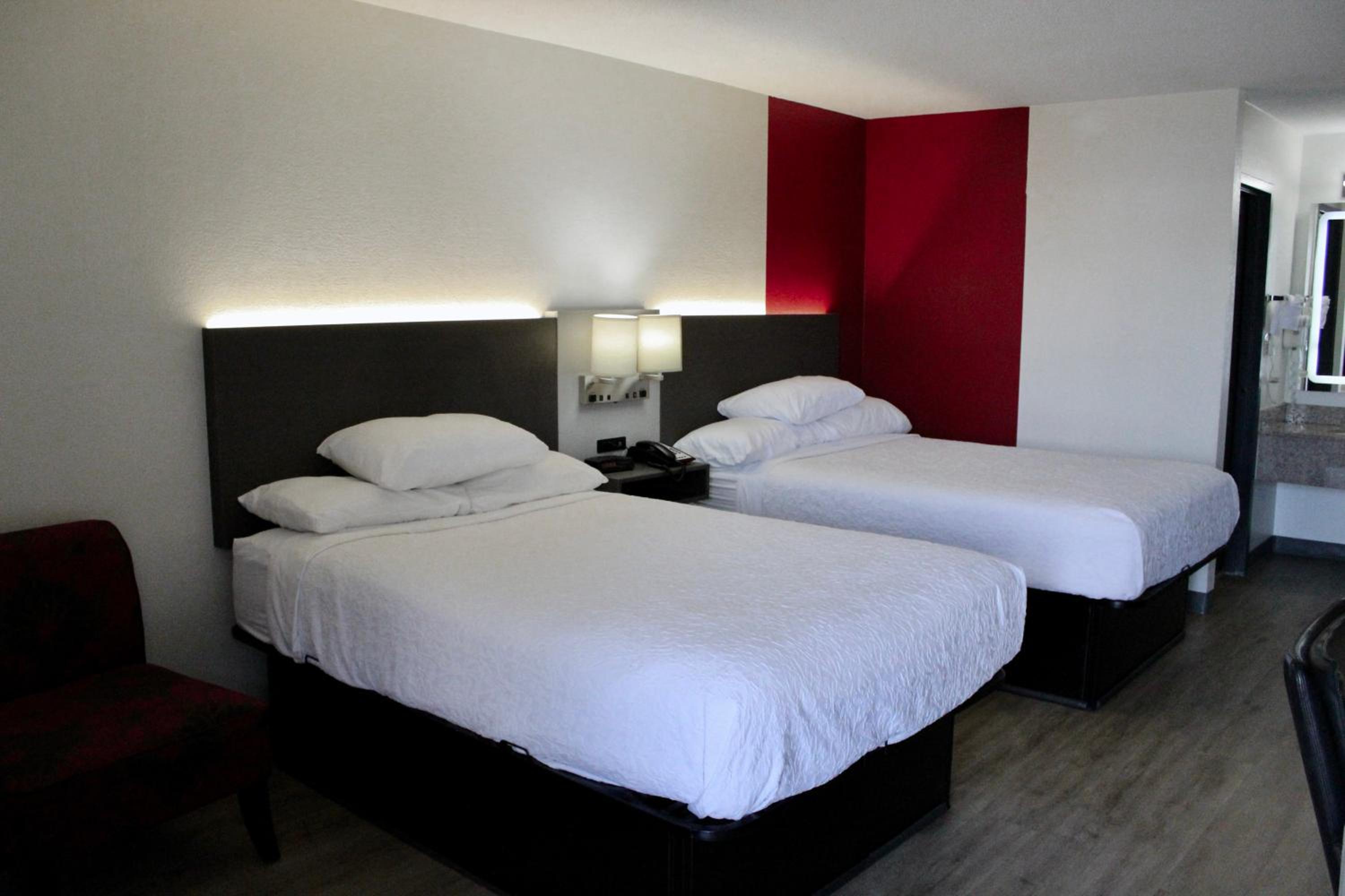 Double Room with Two Double Beds - Non-Smoking - Photo 11