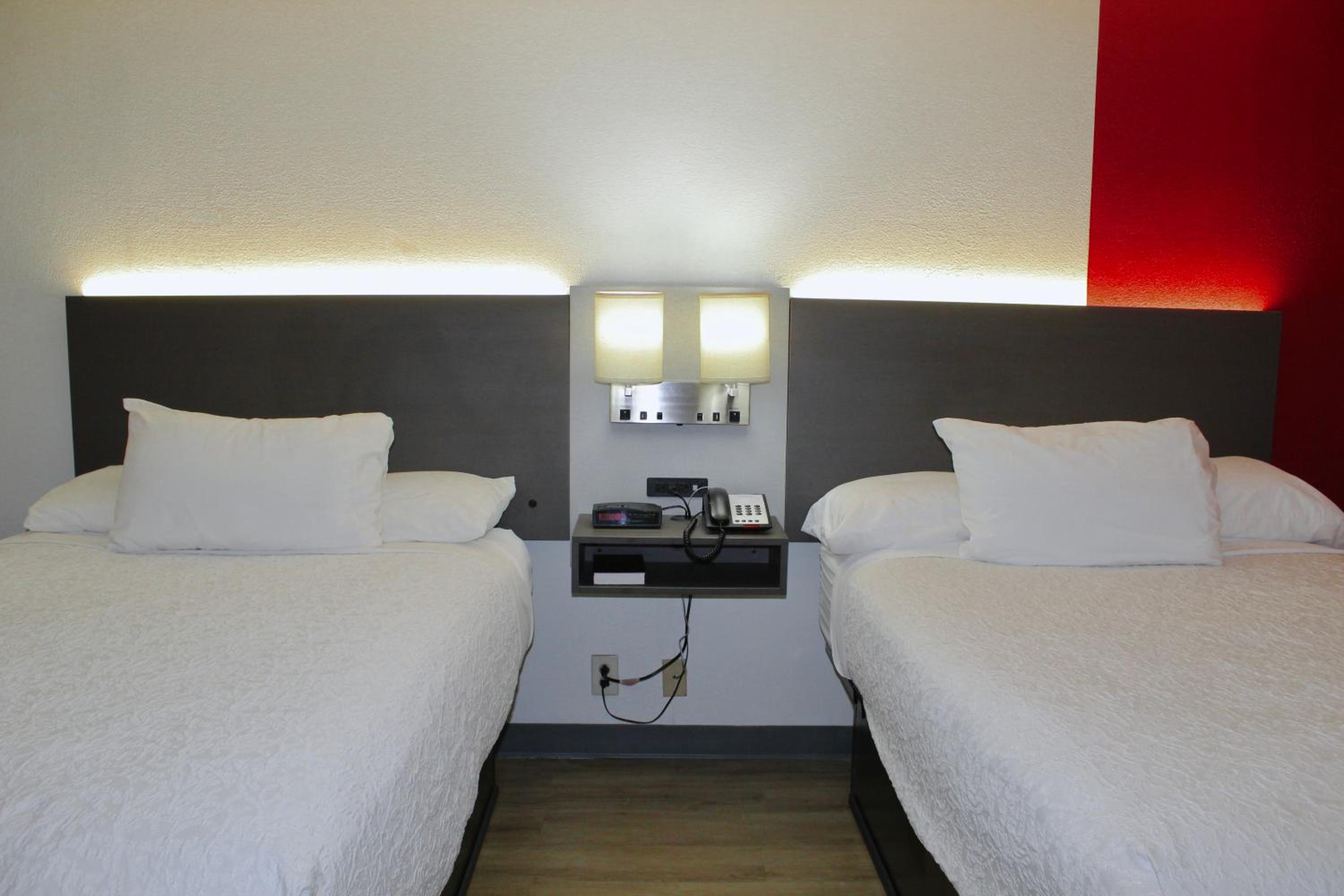 Double Room with Two Double Beds - Non-Smoking - Photo 10