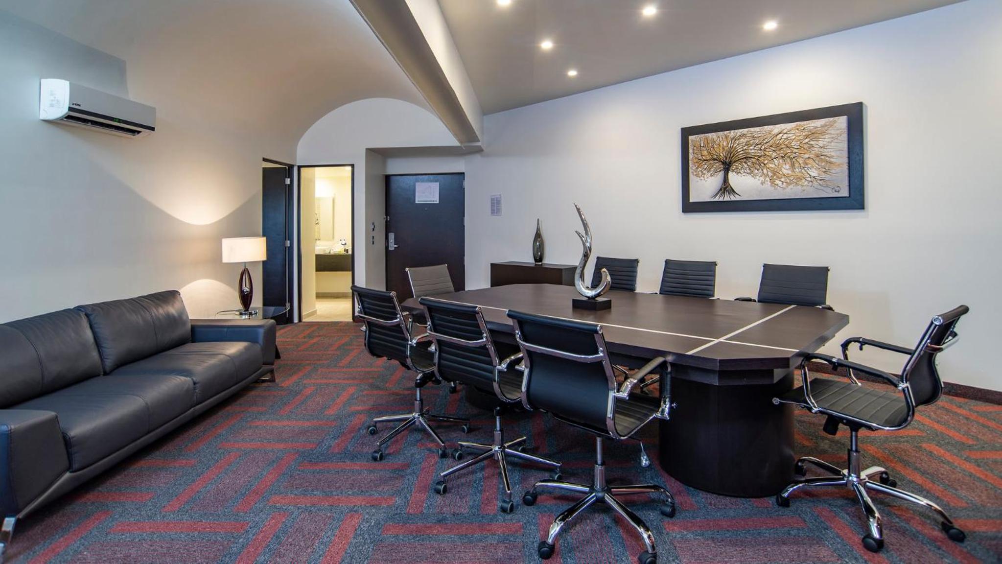 One-Bedroom King Suite - Photo 2