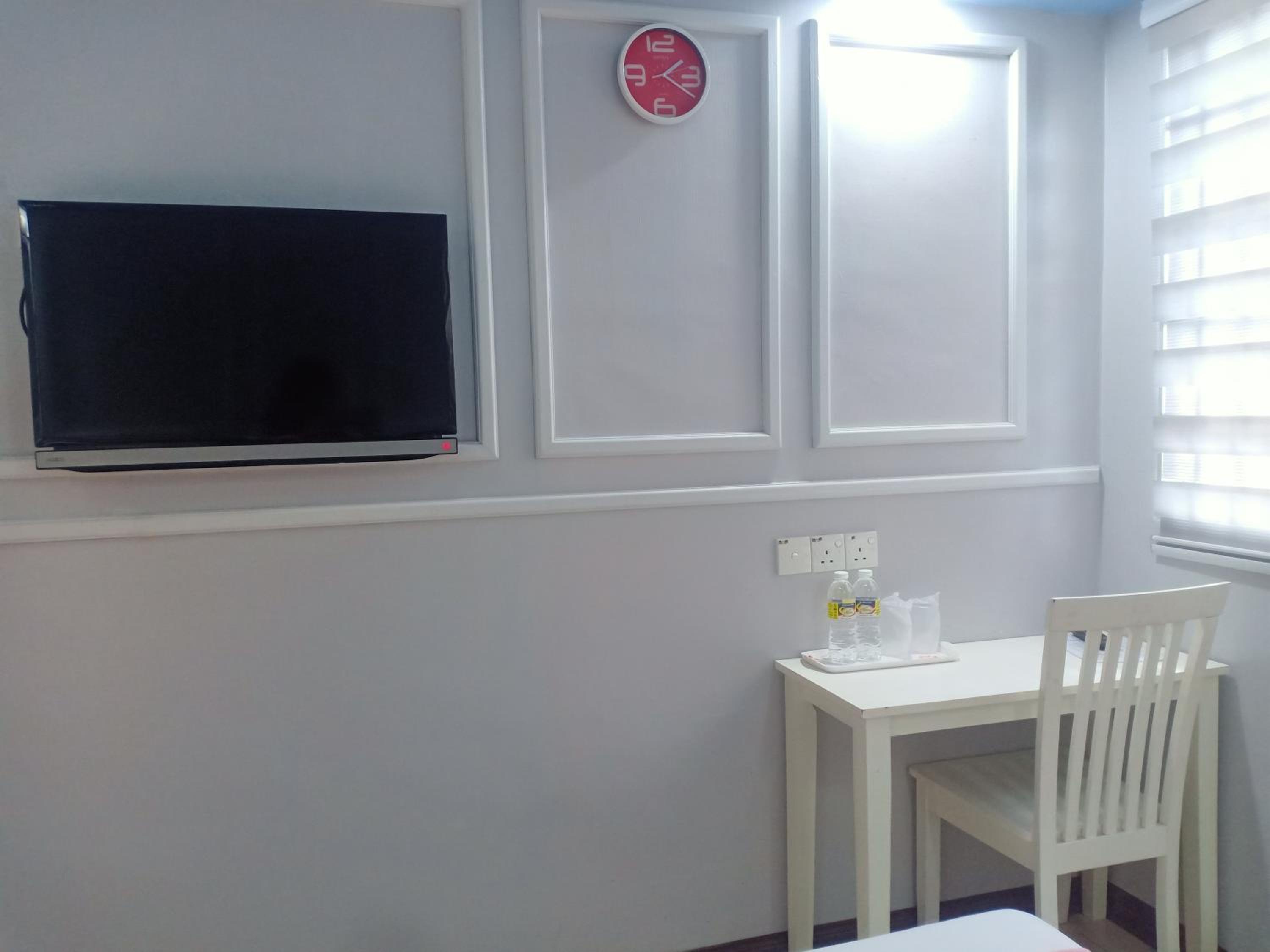 Standard Twin Room - Photo 4