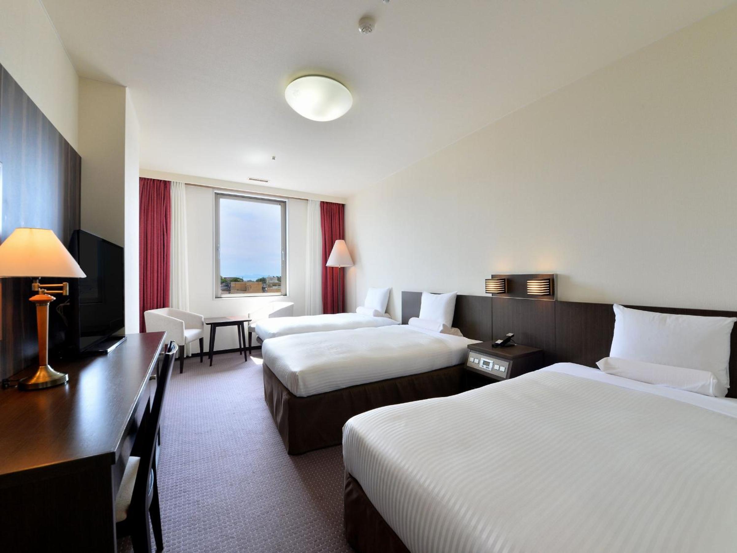 Standard Triple Room B - Smoking photo 1