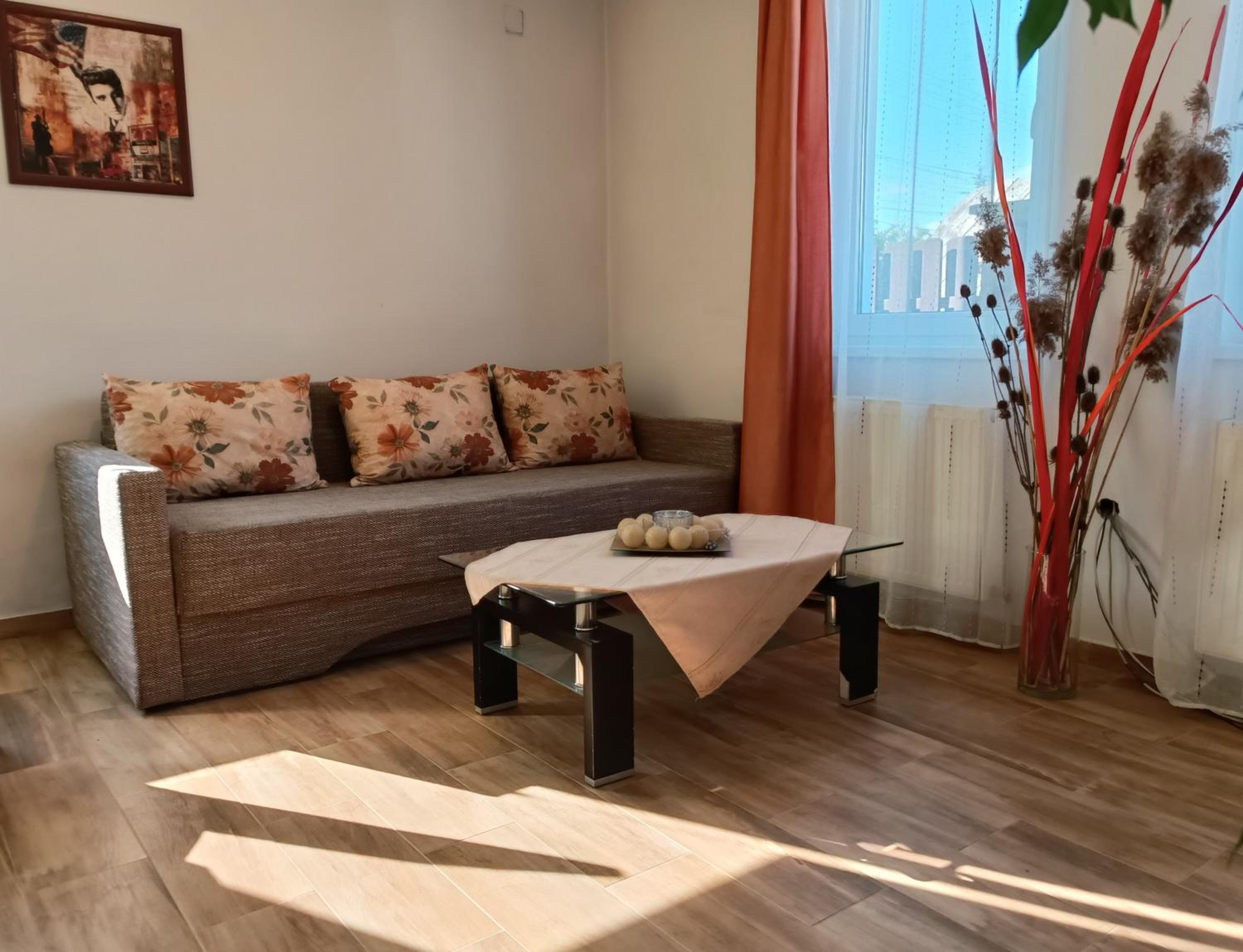 Two-Bedroom Apartment - Photo 9