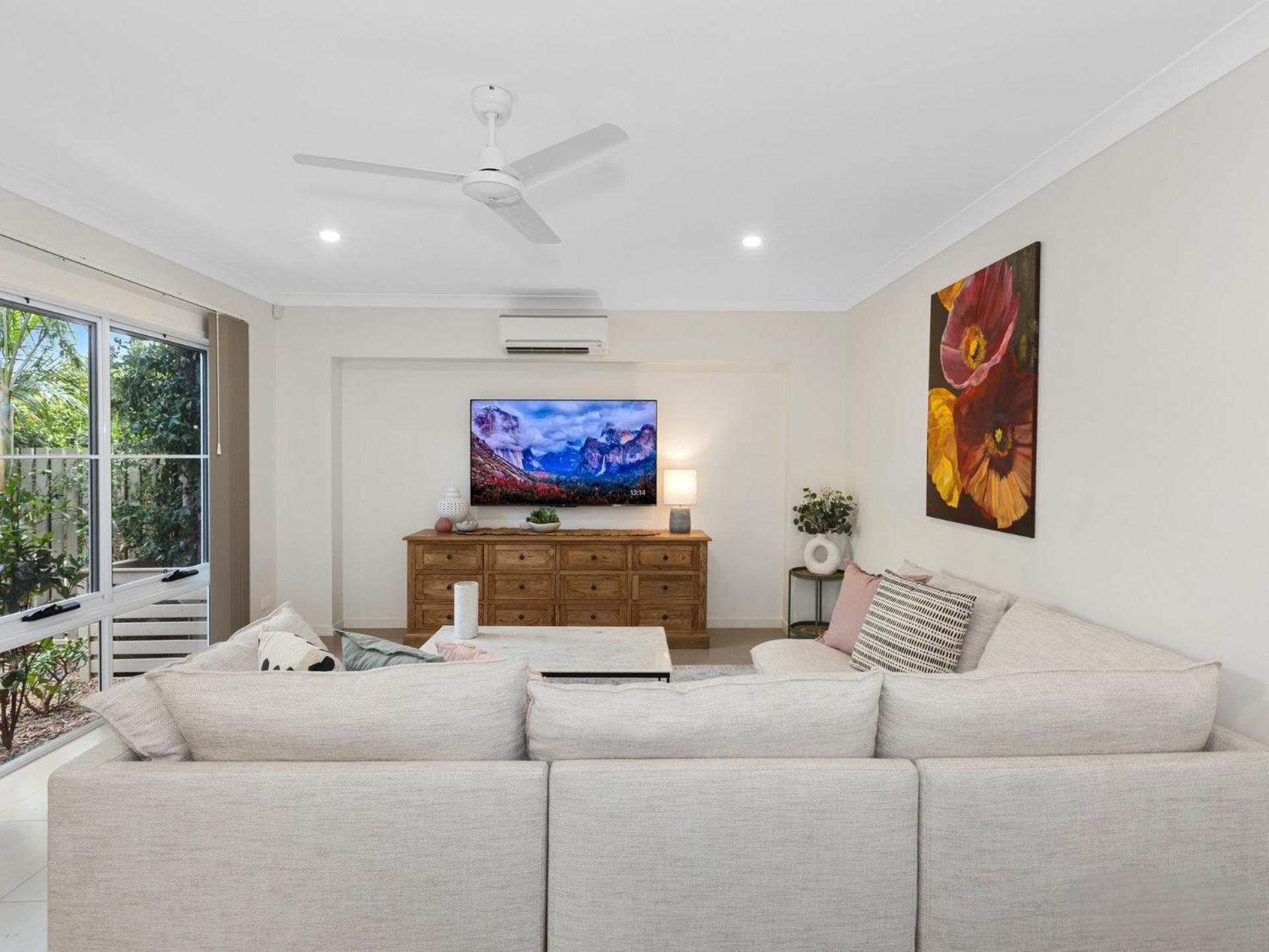 Three-Bedroom House photo 1