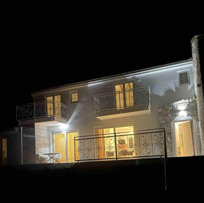 Villa photo 3