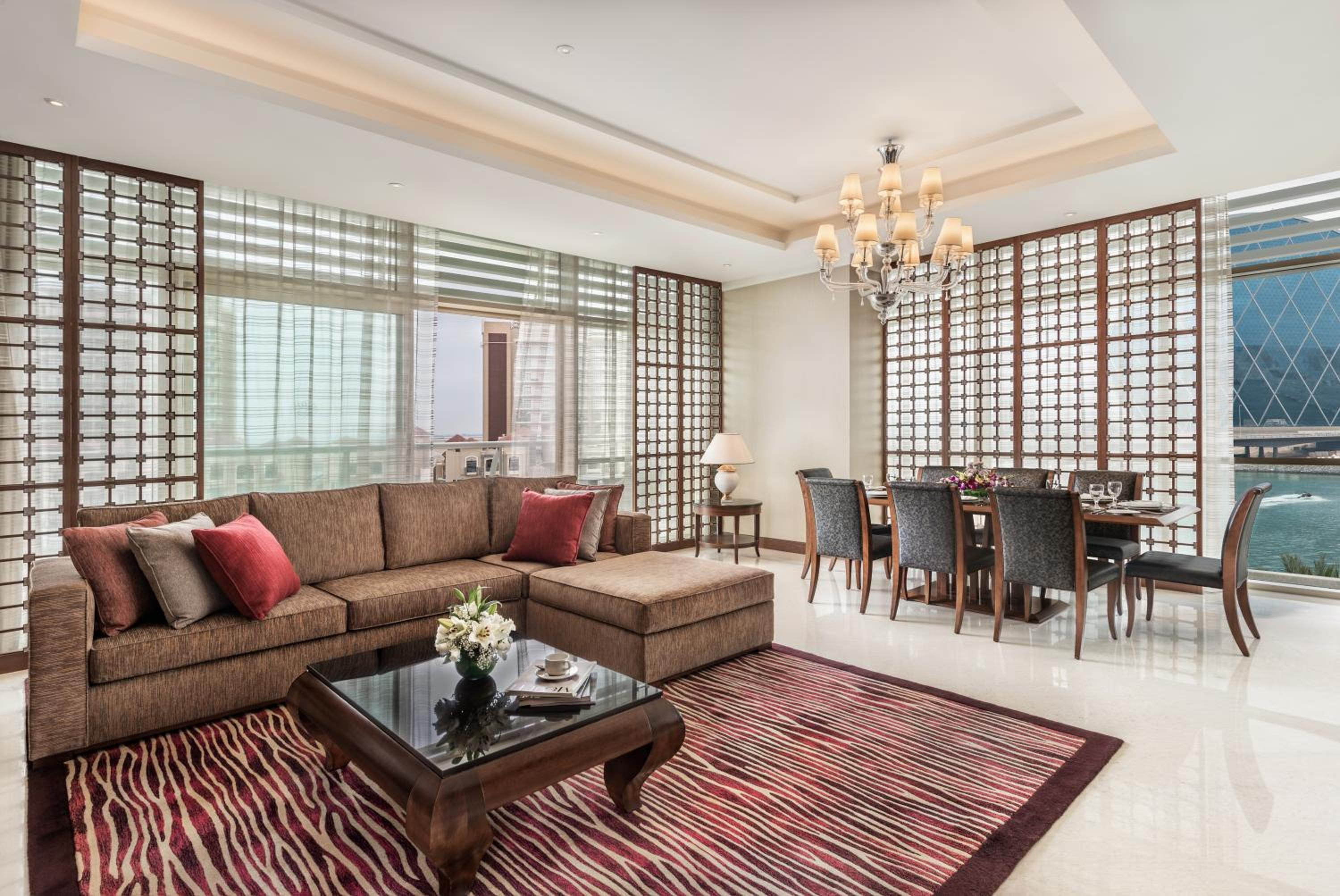 Al Raha Suite– Free daily shuttle bus to Yas attractions, Yas Mall and Grand Mosque photo 3