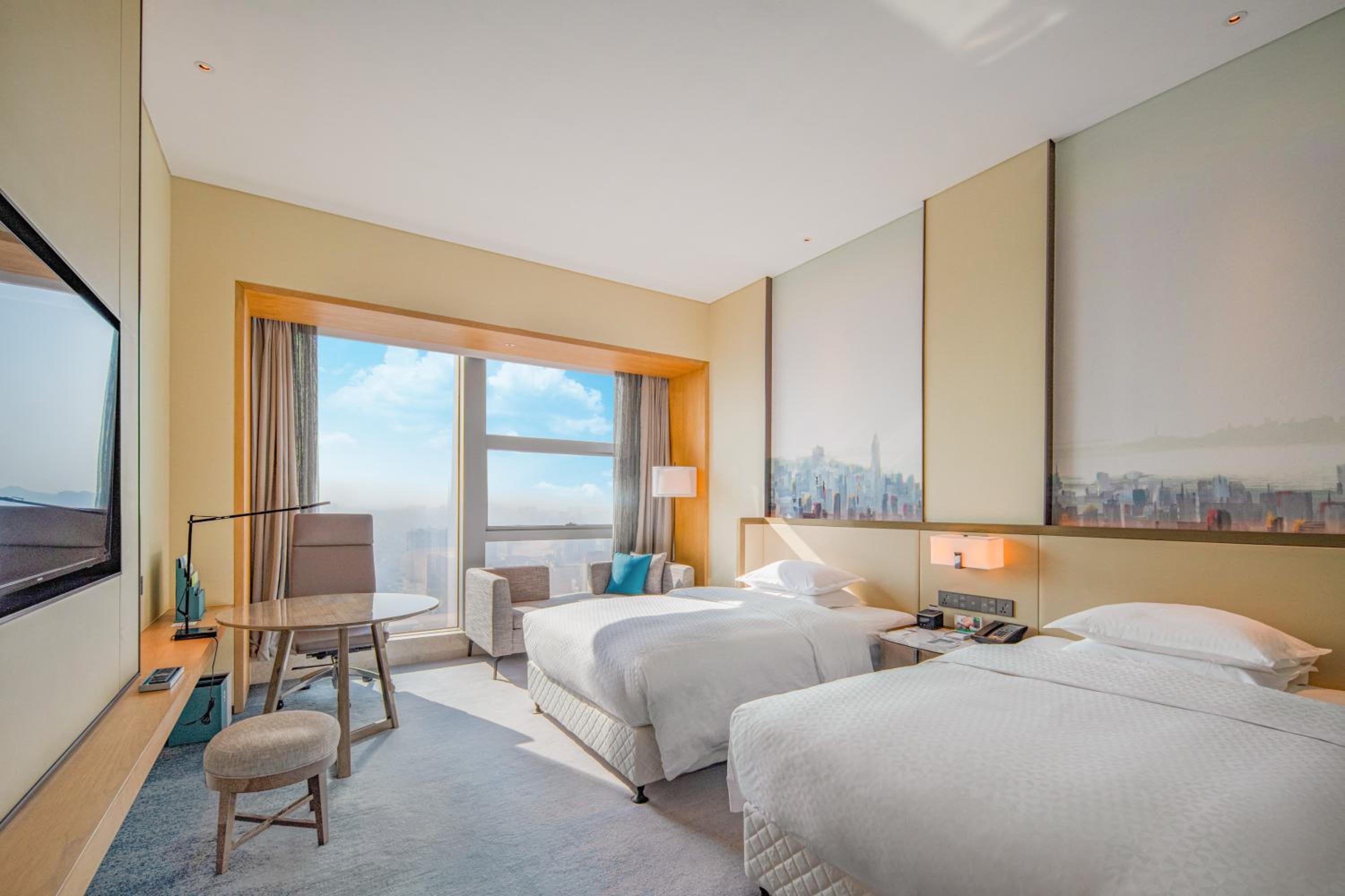 Deluxe Double Room with Two Double Beds and City View