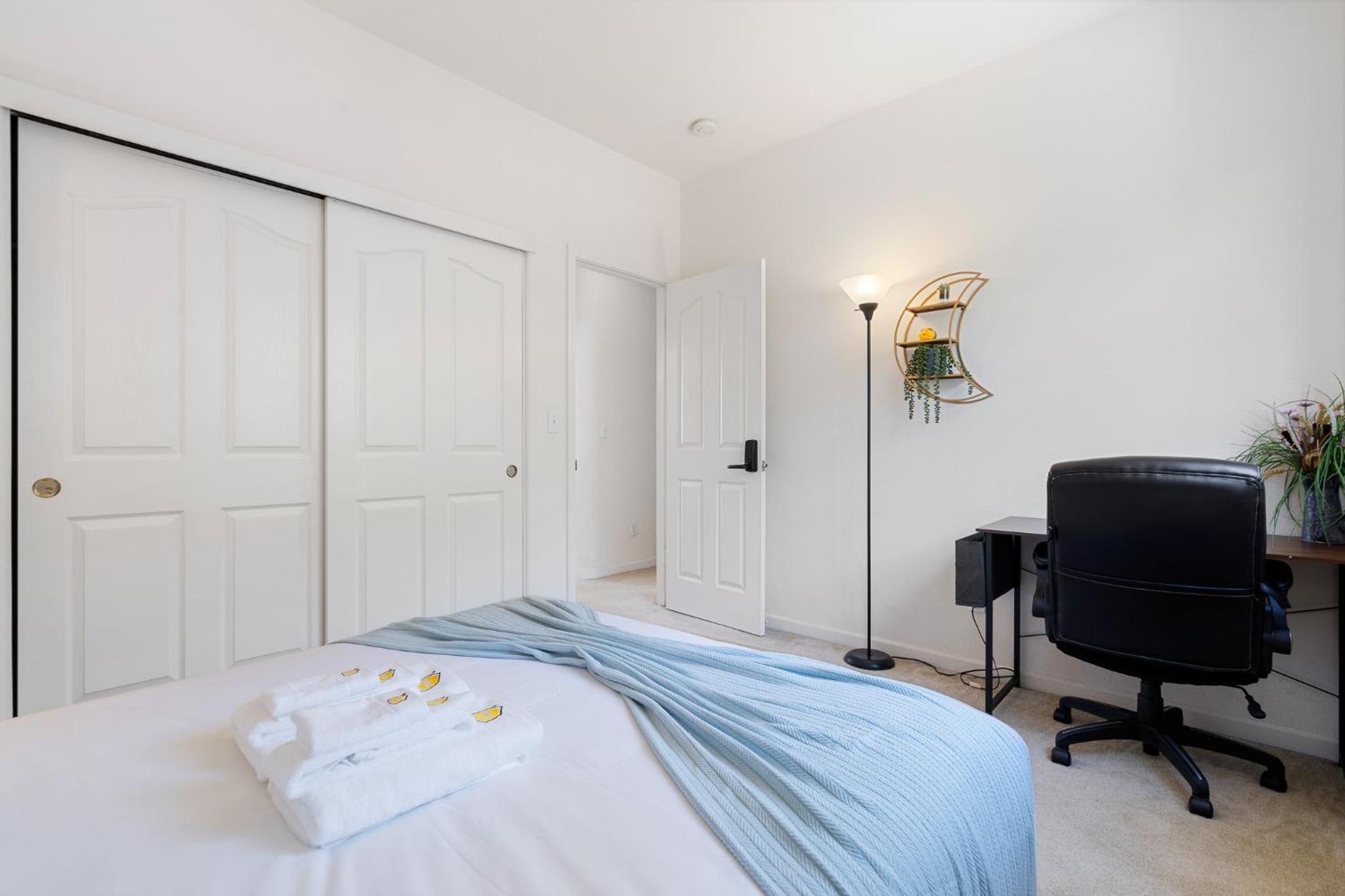 Double Room With Shared Bathroom photo 2