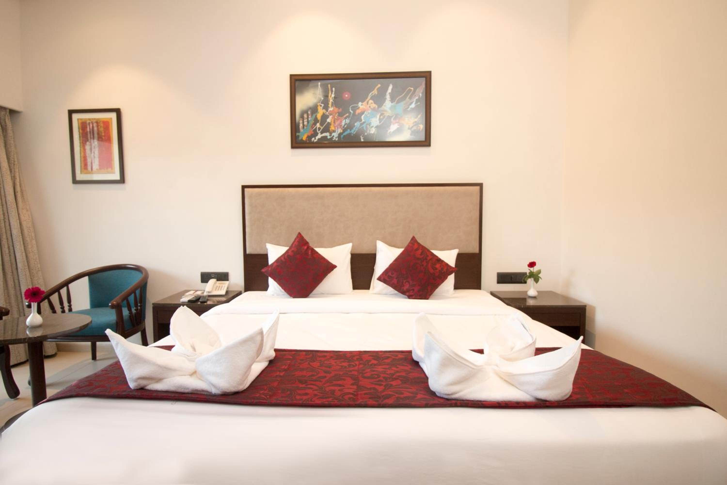 Mountain View Queen Room with Balcony