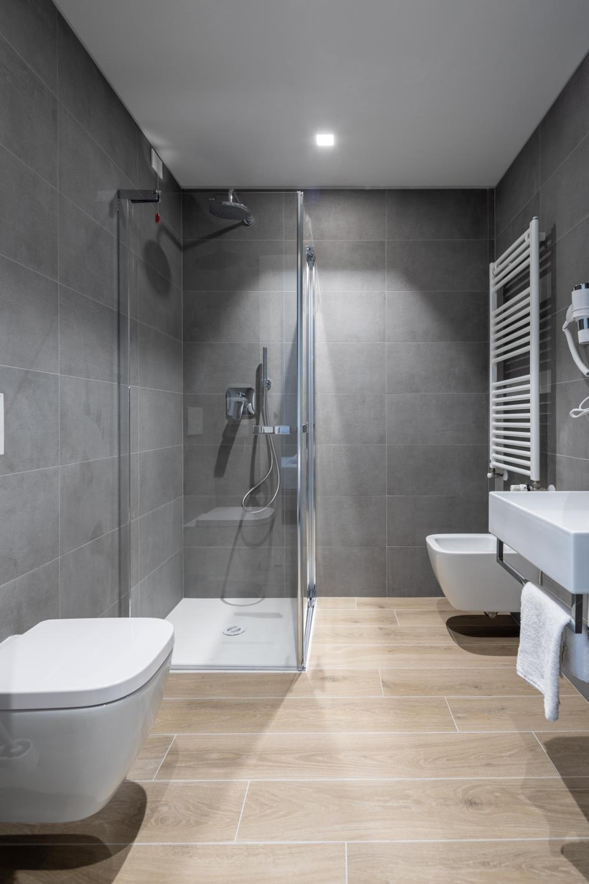 Double or Twin Room - Photo 4