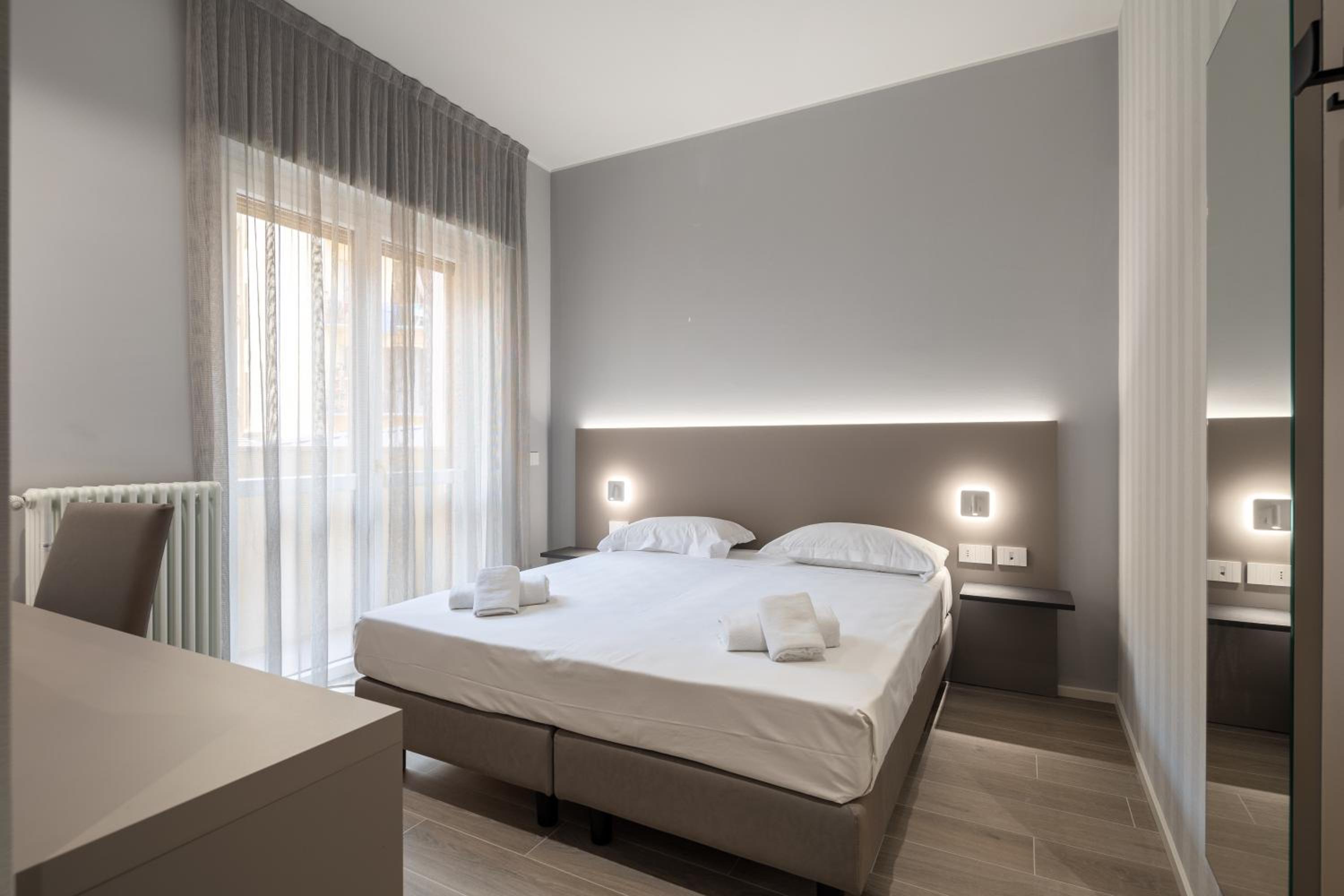 Double or Twin Room - Photo 3