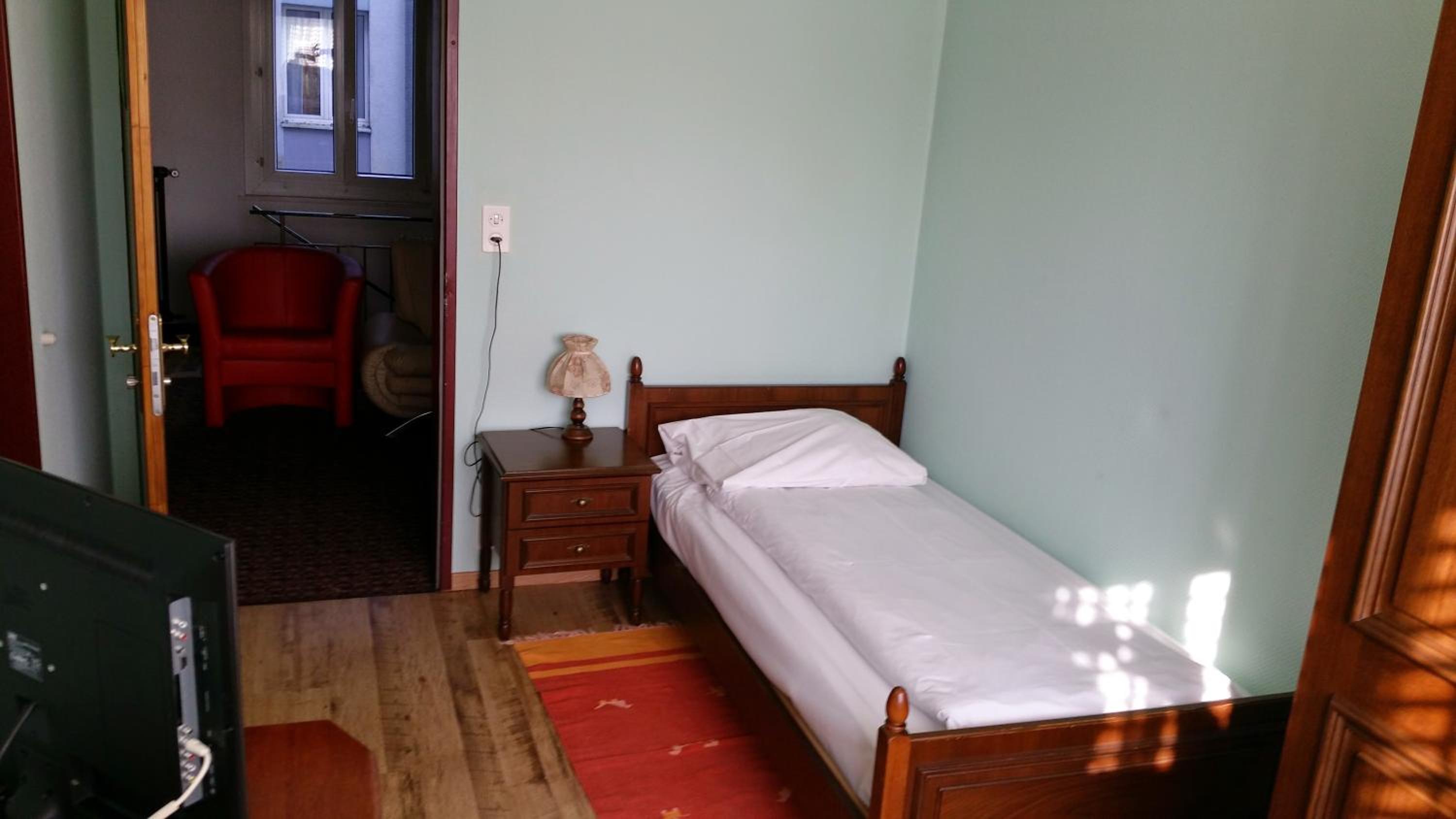 Single Room photo 2