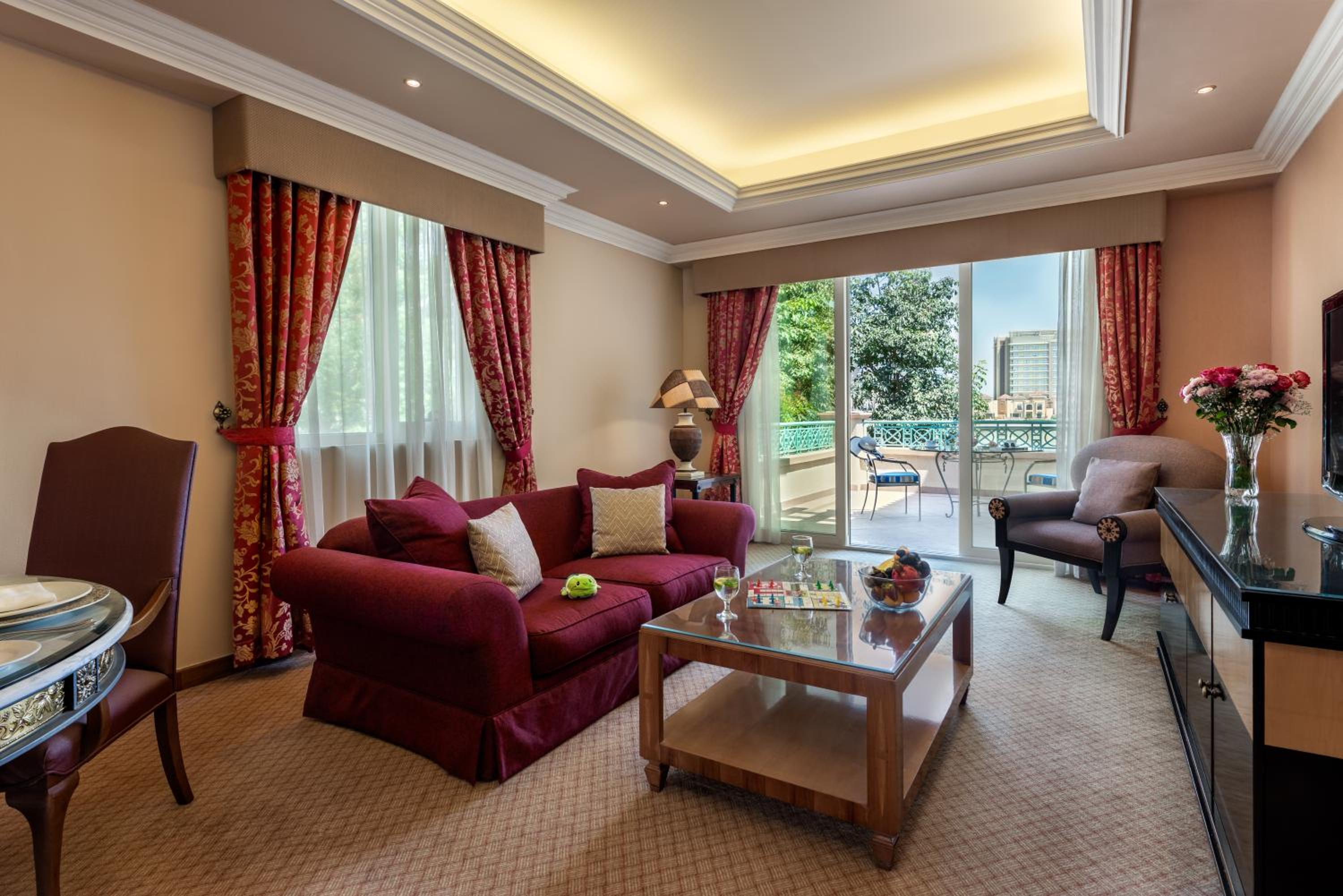 Three Bedroom VillaFree daily shuttle bus to Yas attractions, Yas Mall and Grand Mosque