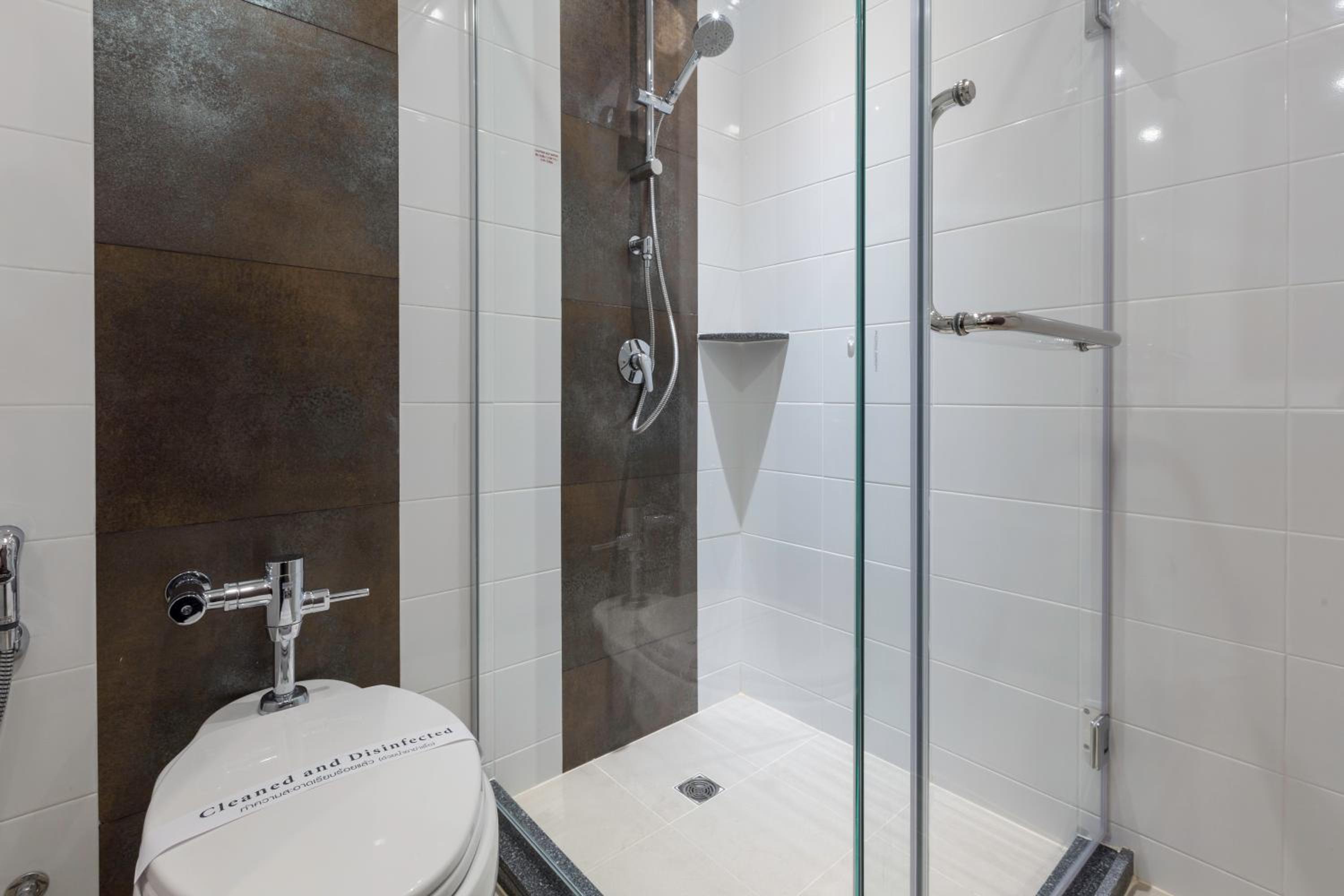 Deluxe Double or Twin Room photo 3