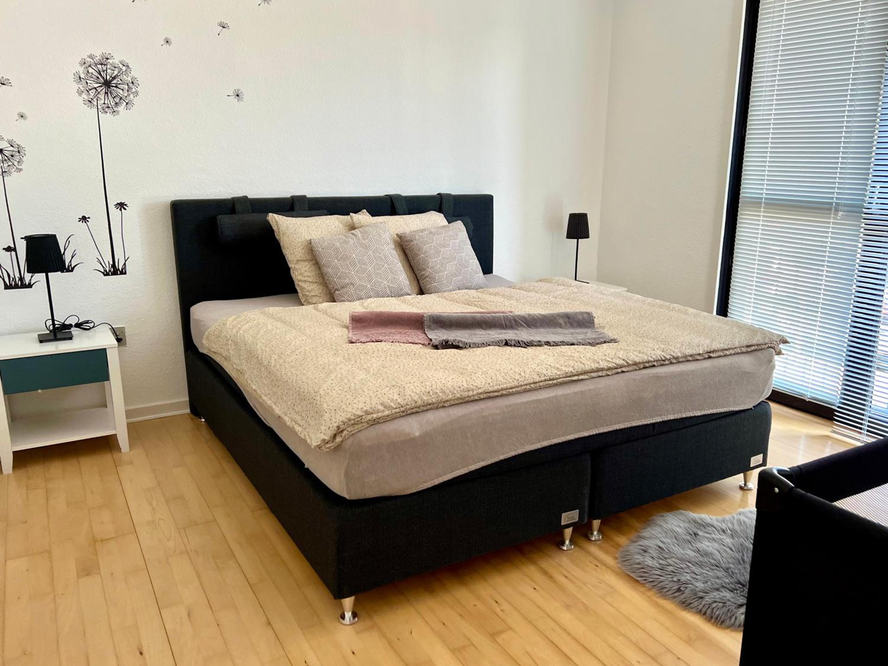 One-Bedroom Apartment photo 1