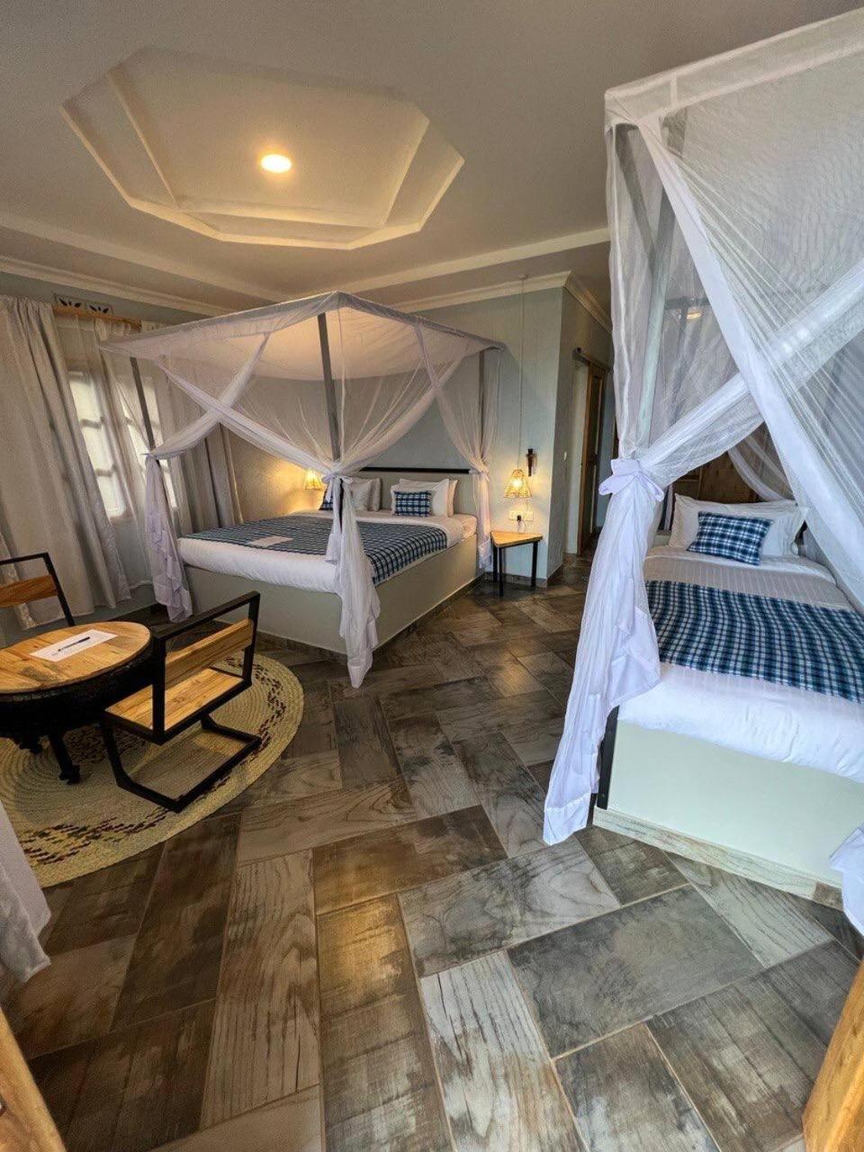 Standard Suite - Photo 3