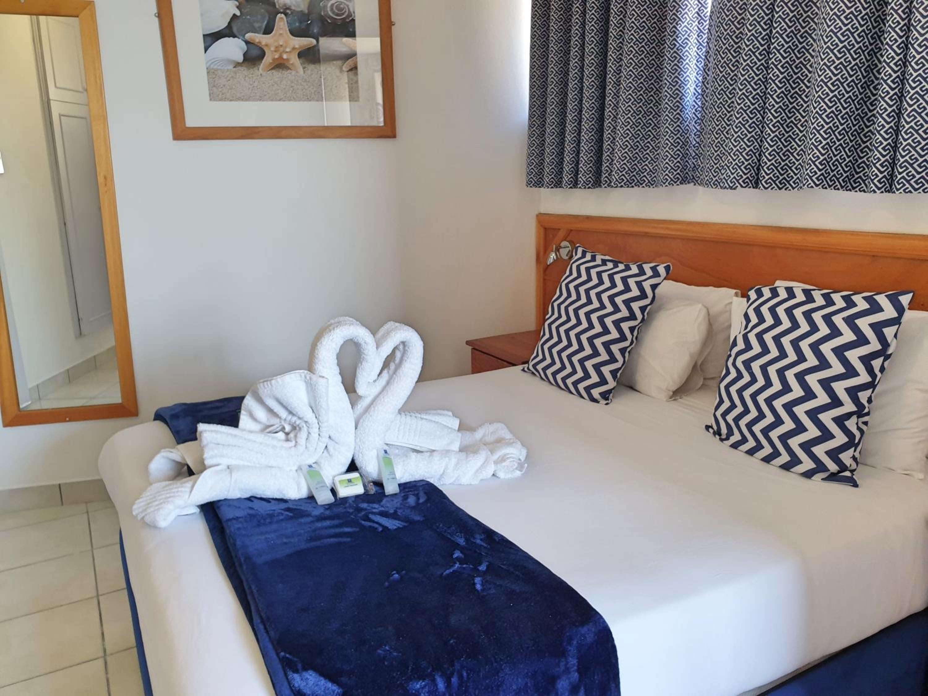 One-Bedroom Sideview Apartment (4 Adults)