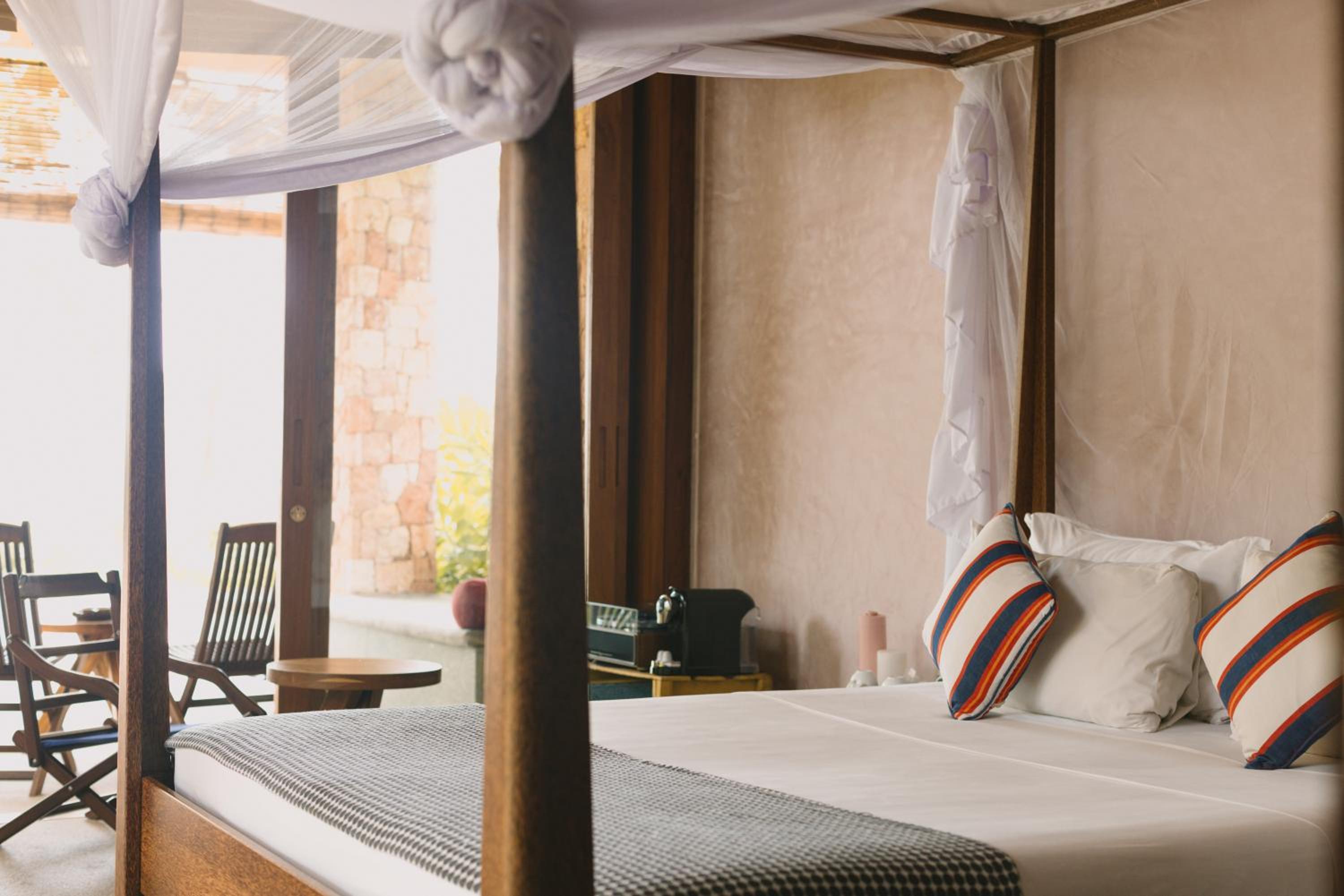 Oceanfront Room – Sanaz