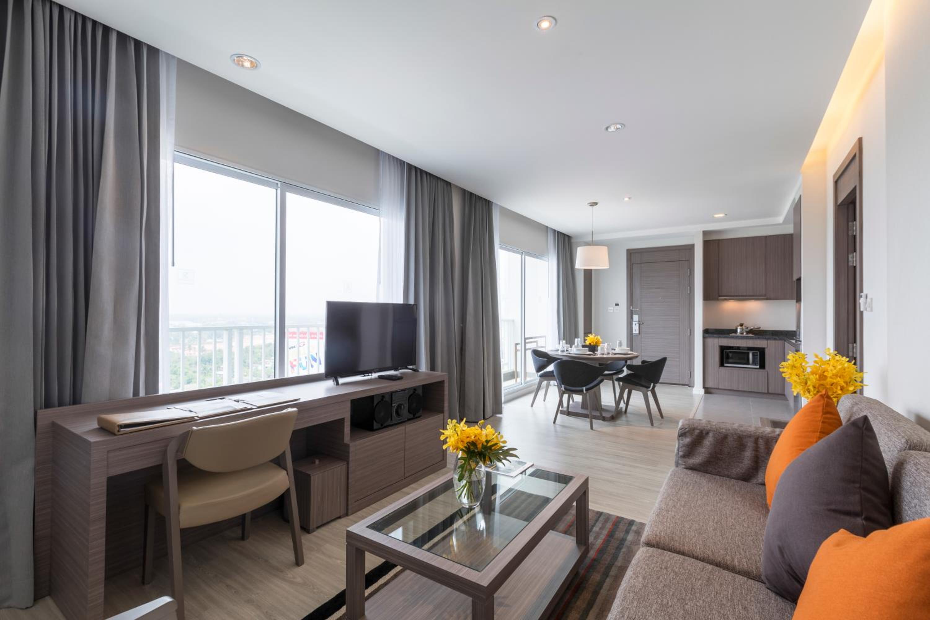 One-Bedroom Suite photo 2