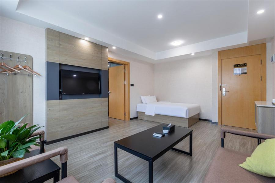 Selected Business Suite photo 3