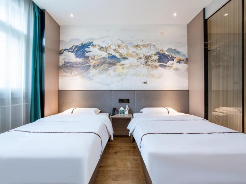 Mainland Chinese Citizens - Selected Twin Room photo 1