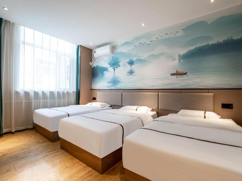 Mainland Chinese Citizens - Classic Triple Room photo 2