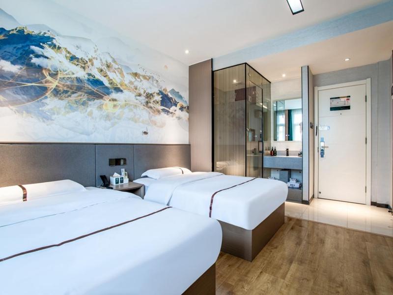 Mainland Chinese Citizens - Selected Twin Room photo 3