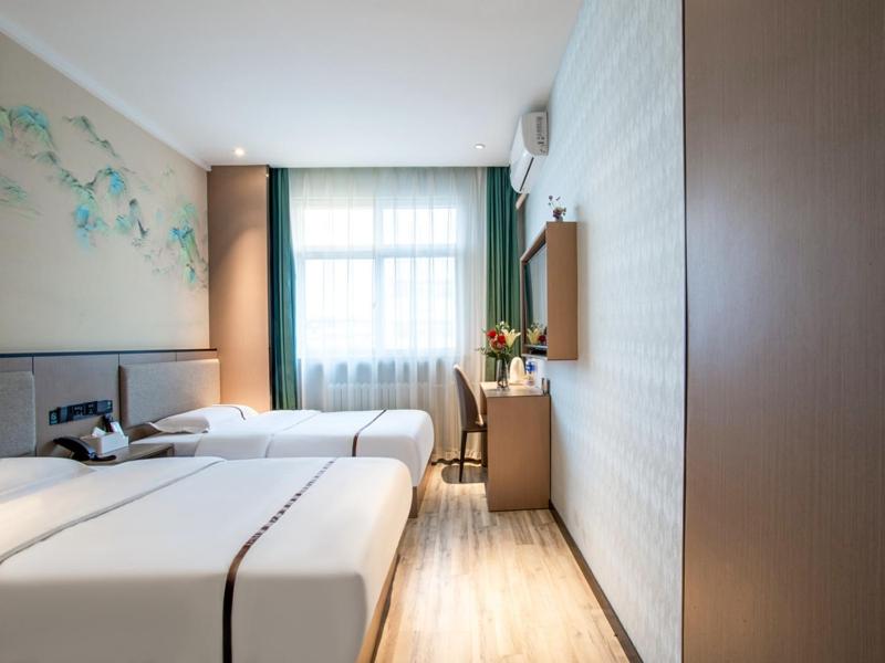 Mainland Chinese Citizens - Selected Twin Room photo 2