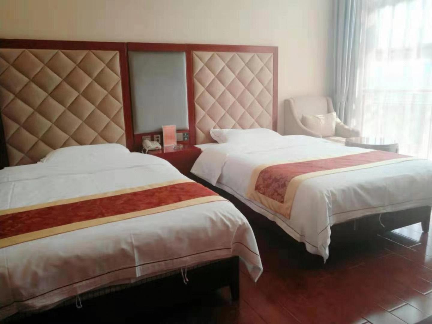 Mainland Chinese Citizens - Standard Twin Room photo 2