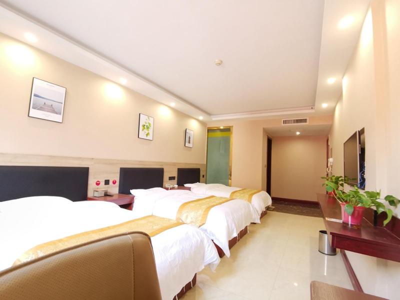 Deluxe Triple Room photo 1