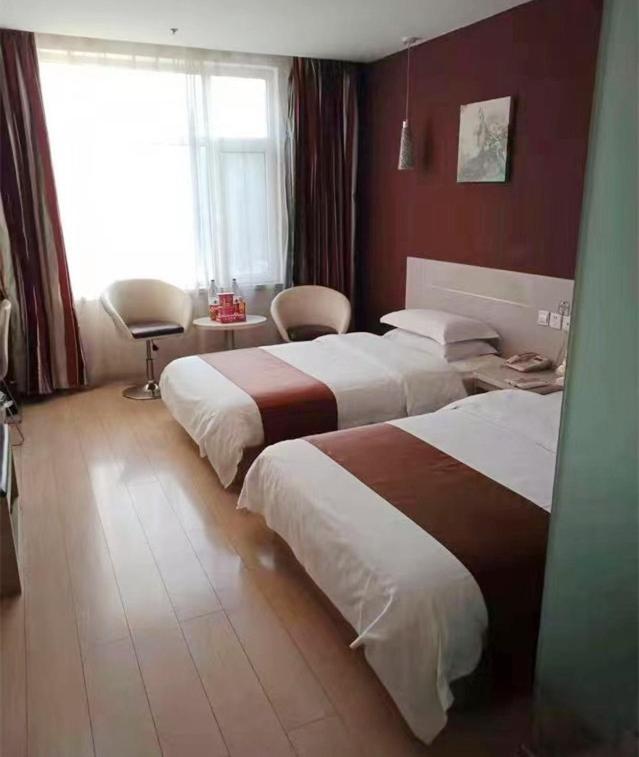 Mainland Chinese Citizens - Standard Twin Room photo 3