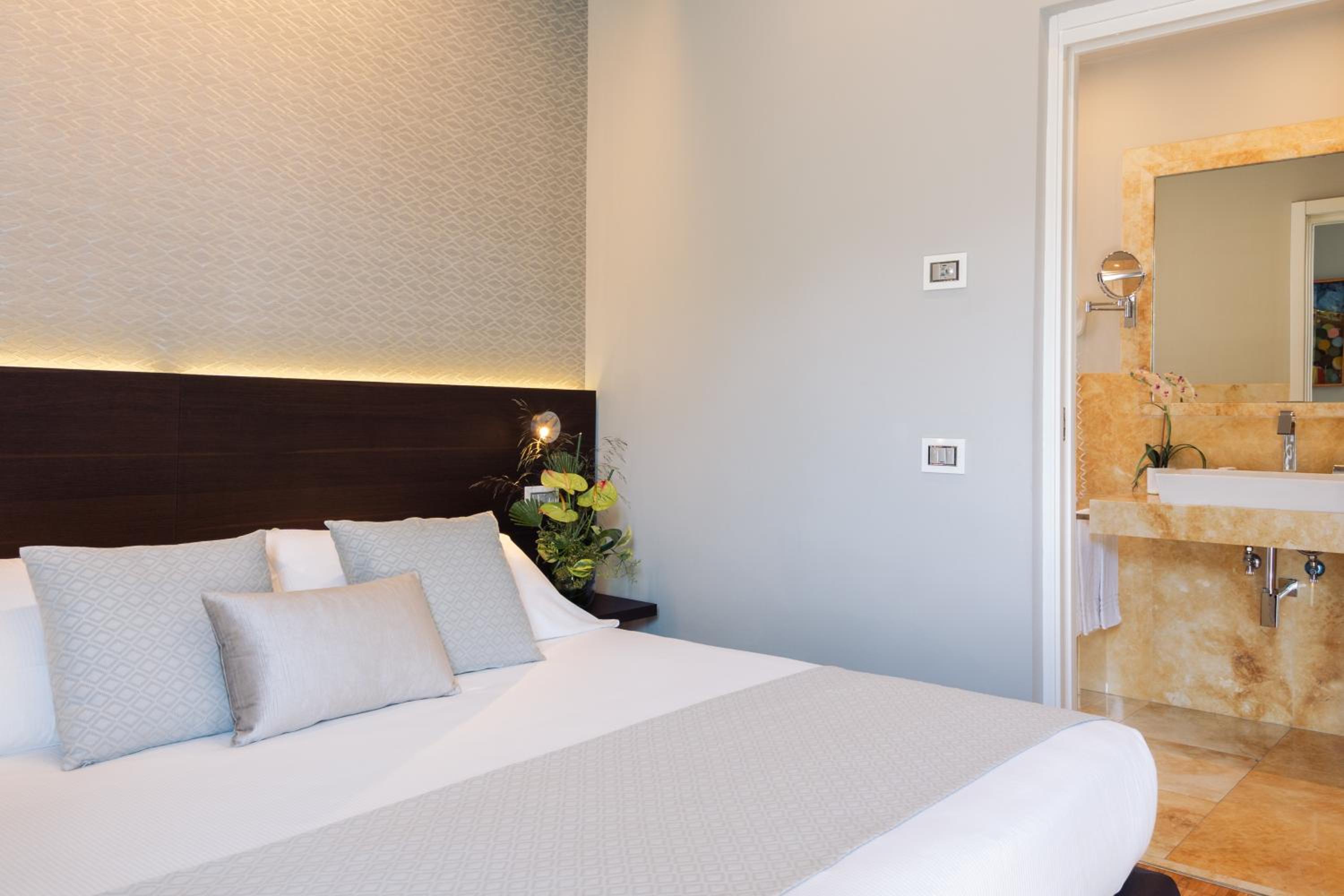 Classic Double Room - Photo 3