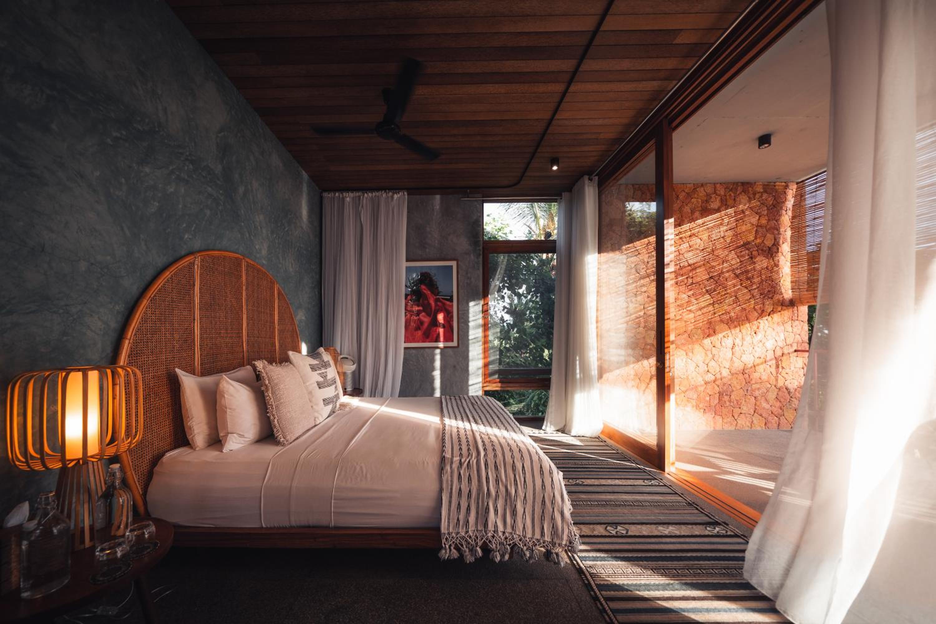 Ocean View Suite– LAVA