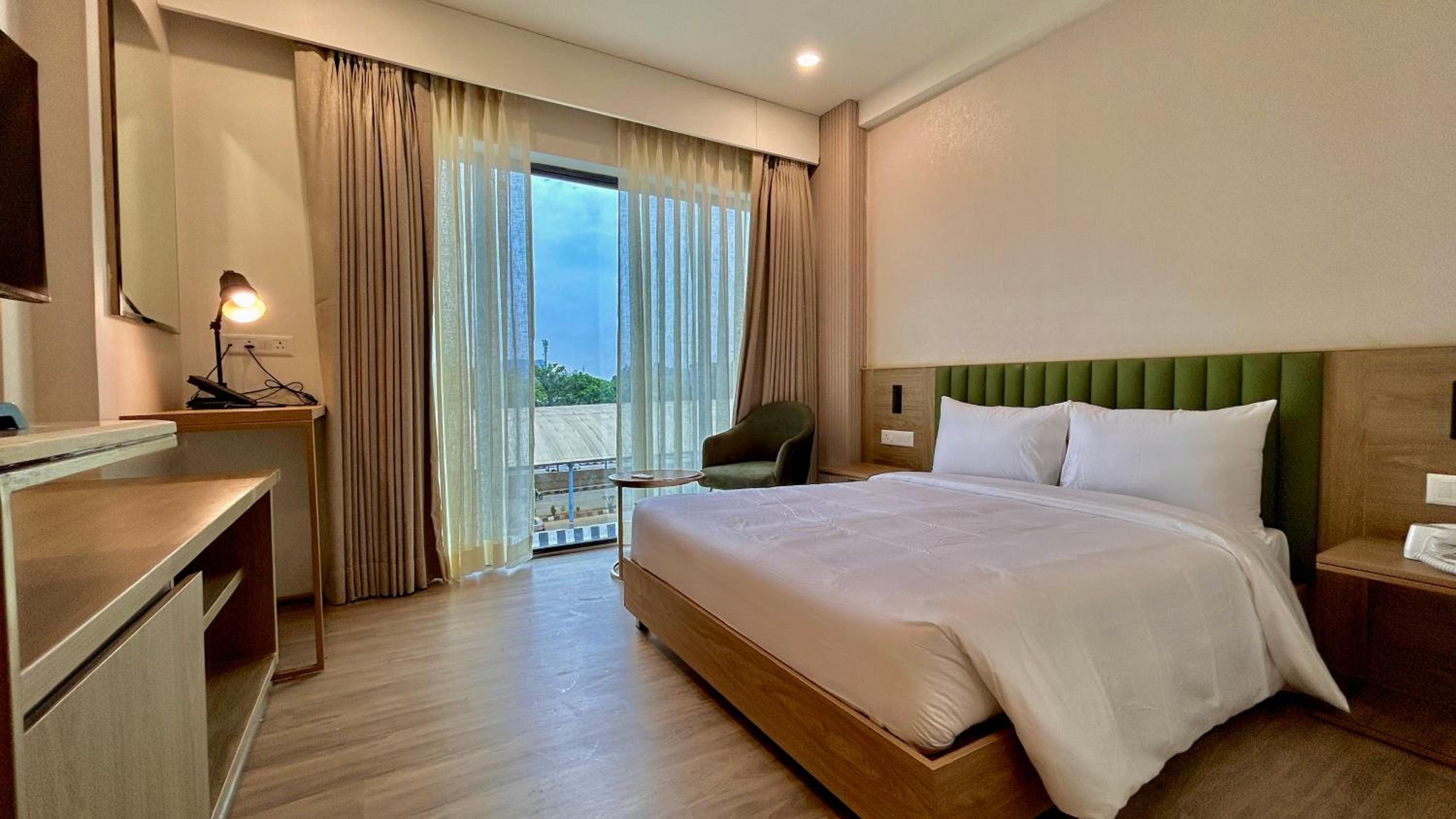 Deluxe Double Room photo 2