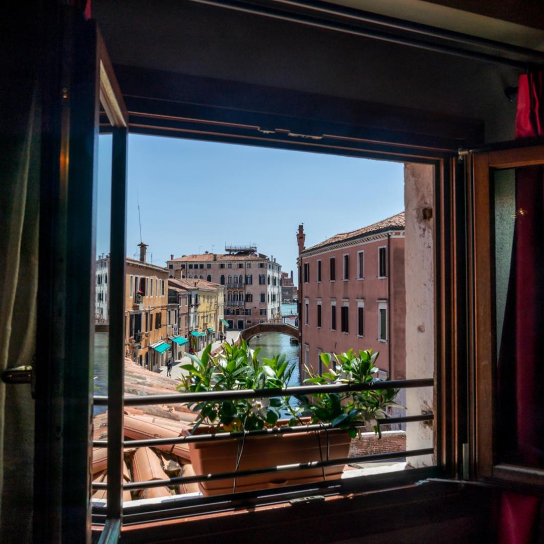 Deluxe Double Room with Canal View