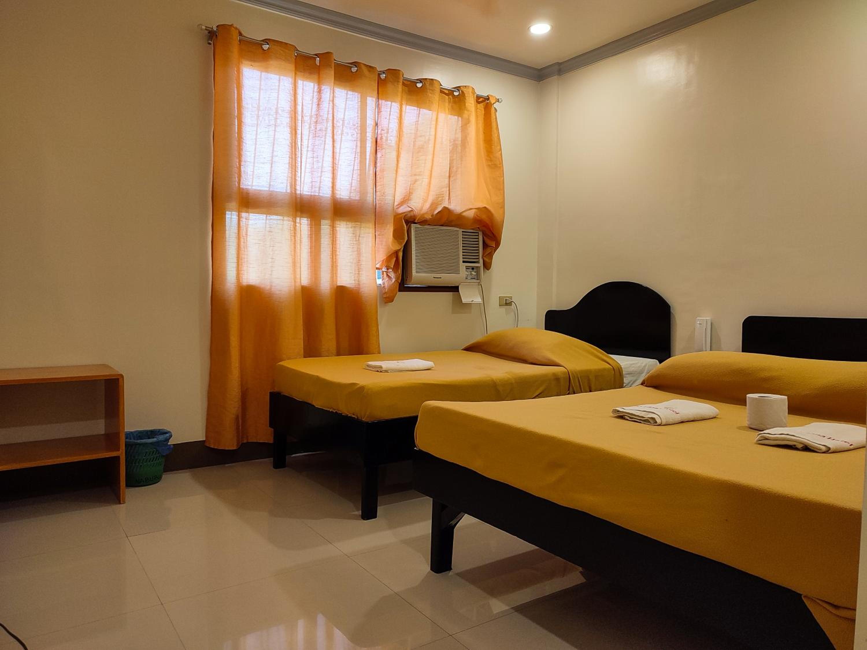 Standard Family Room - Photo 6