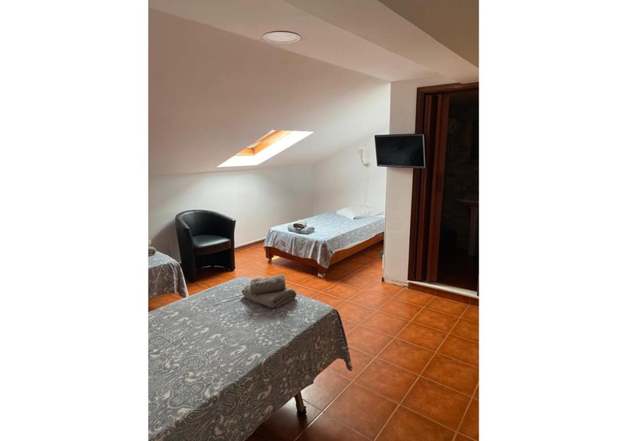 Triple Room with Private Bathroom - Photo 1