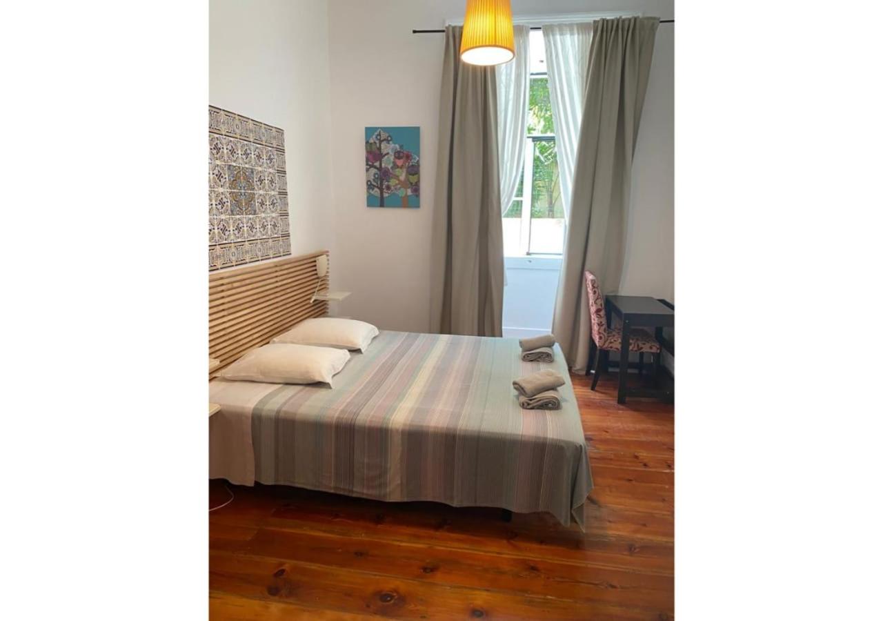 Double or Twin Room with Private Bathroom - Photo 6