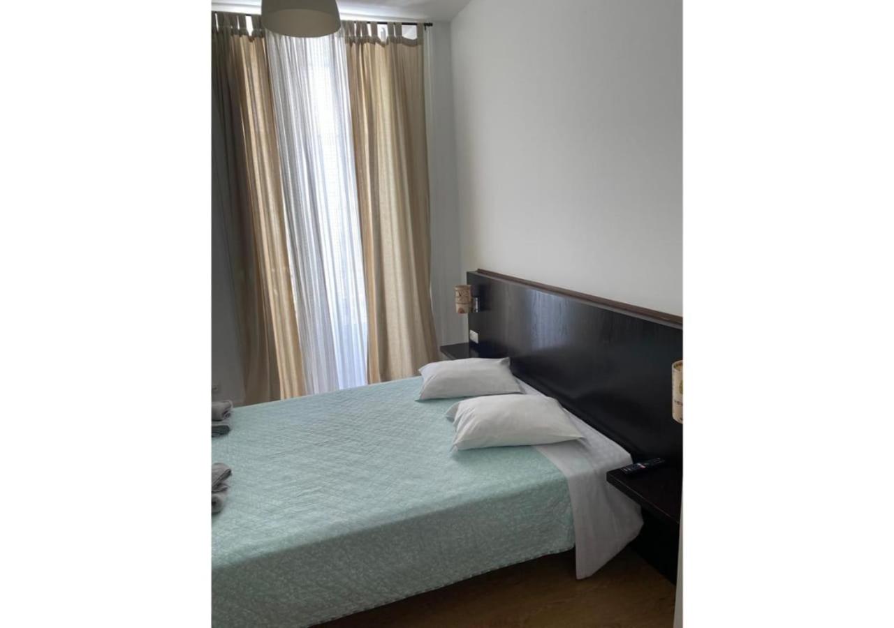 Double or Twin Room with Private Bathroom - Photo 5